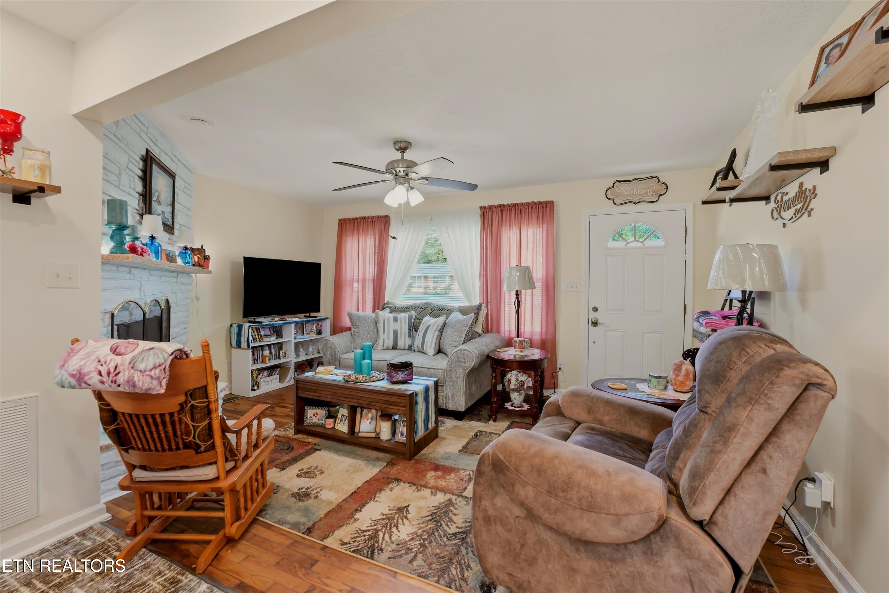 103 Independence Lane Oak Ridge TN 37830