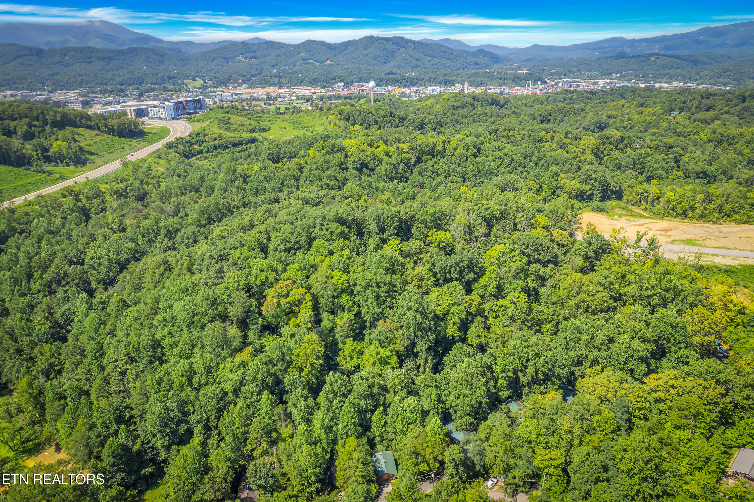 2036 Ridge Road Pigeon Forge TN 37863