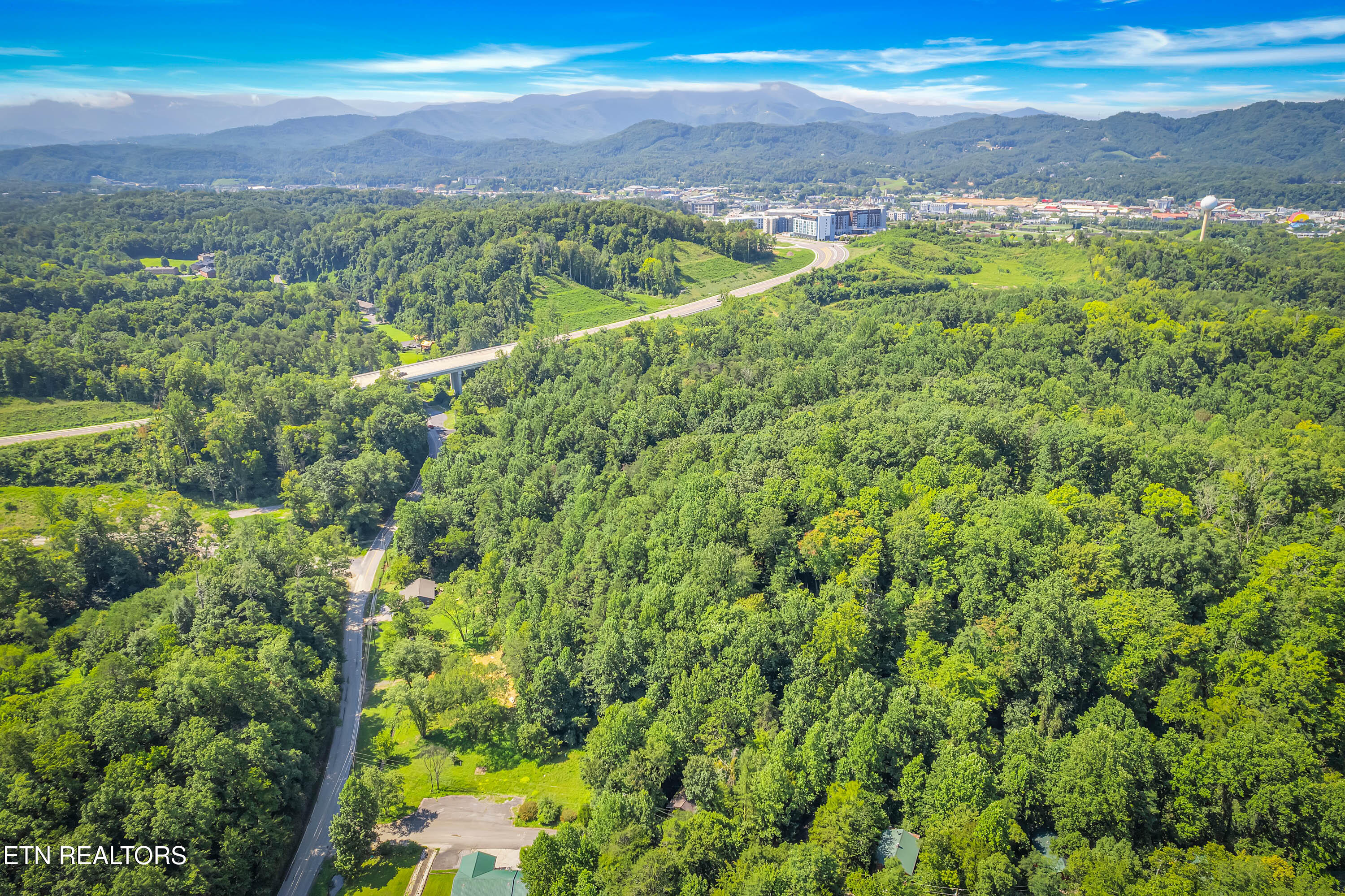 2036 Ridge Road Pigeon Forge TN 37863