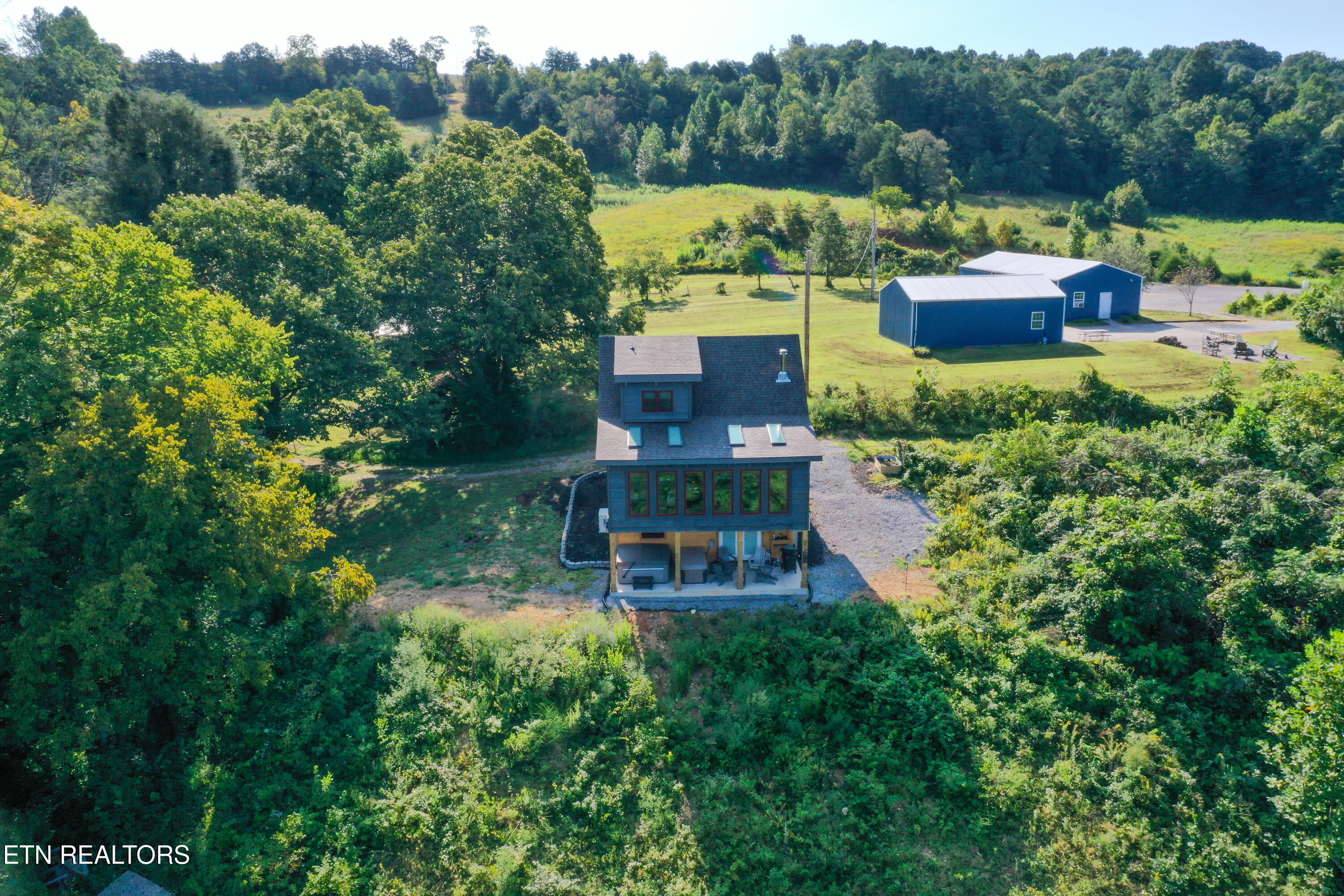 1160 Oak Grove Road Harrogate TN 37752