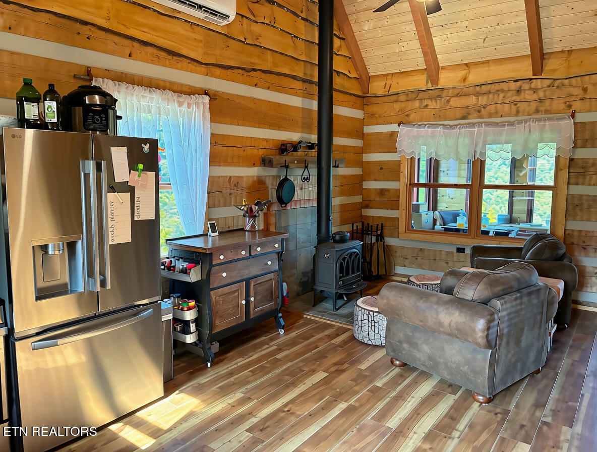 1160 Oak Grove Road Harrogate TN 37752