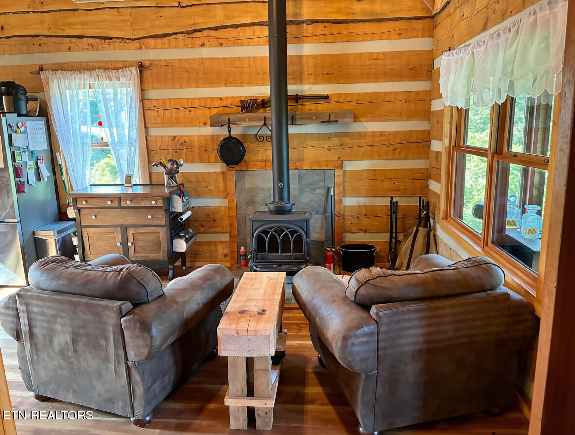 1160 Oak Grove Road Harrogate TN 37752