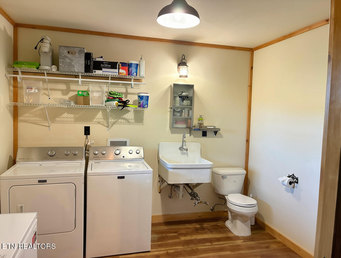 1160 Oak Grove Road Harrogate TN 37752
