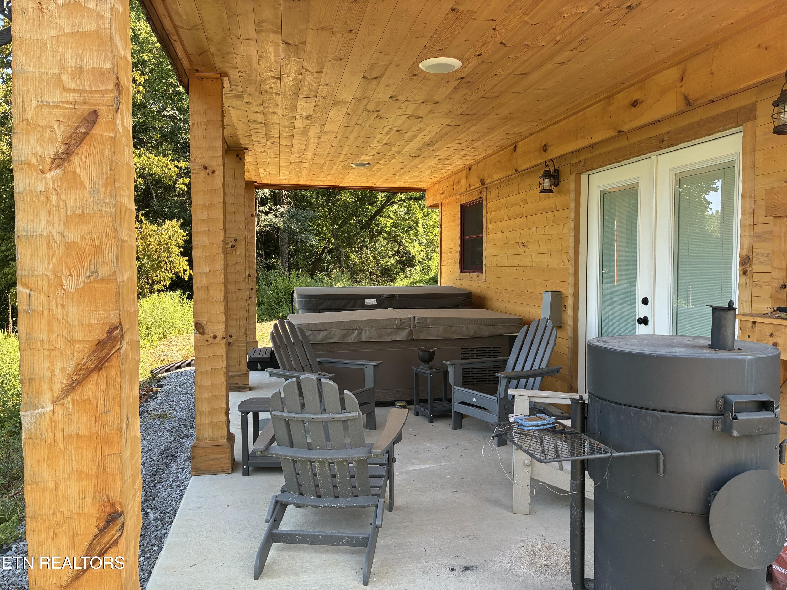 1160 Oak Grove Road Harrogate TN 37752