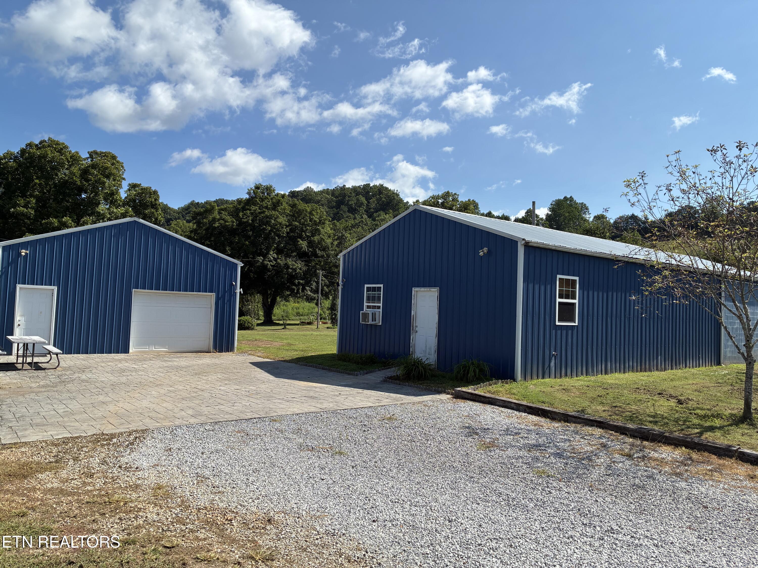 1160 Oak Grove Road Harrogate TN 37752