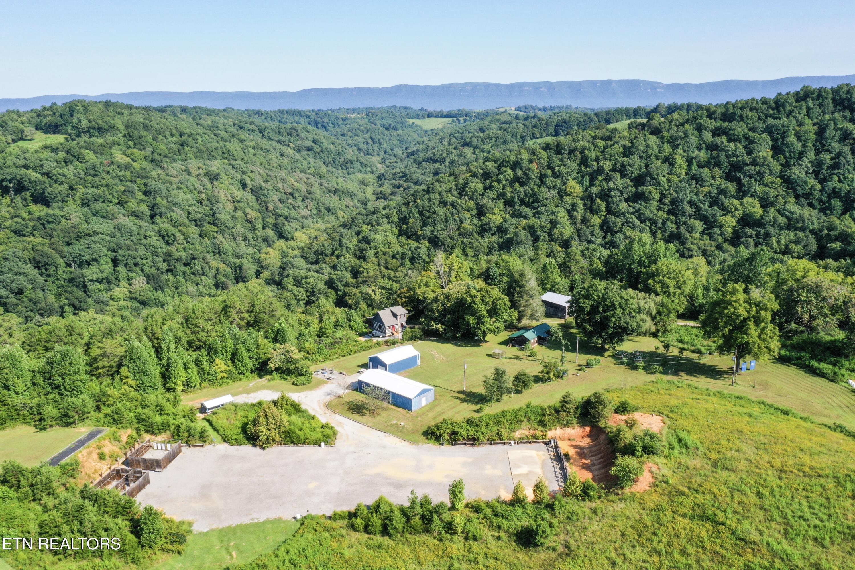 1160 Oak Grove Road Harrogate TN 37752