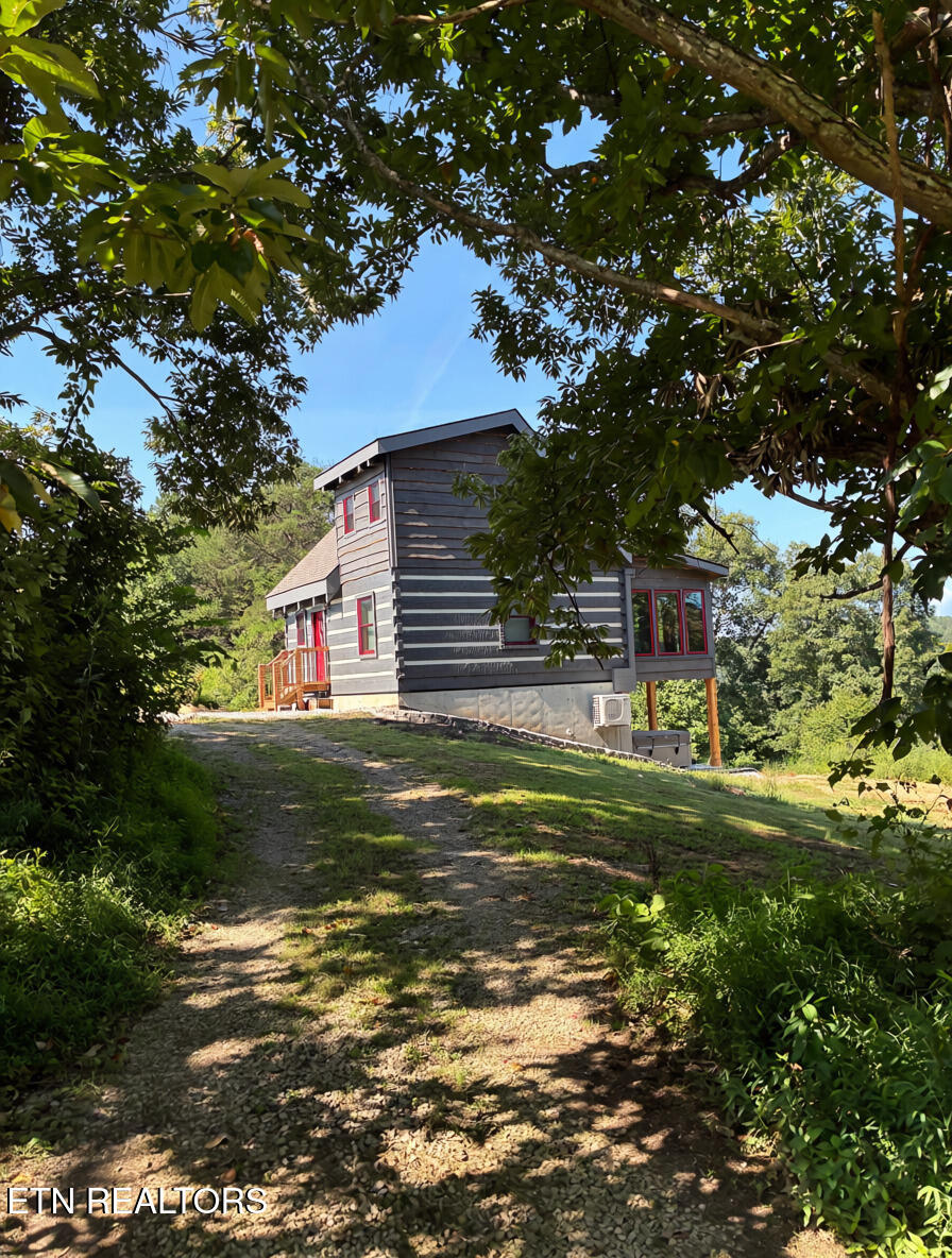 1160 Oak Grove Road Harrogate TN 37752