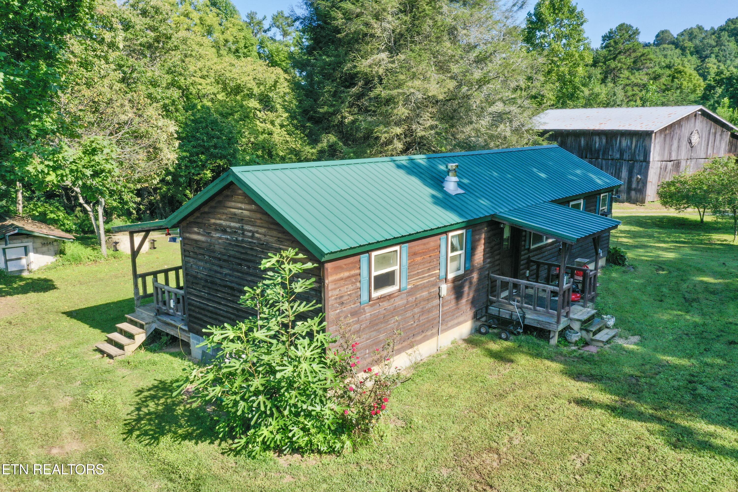 1160 Oak Grove Road Harrogate TN 37752