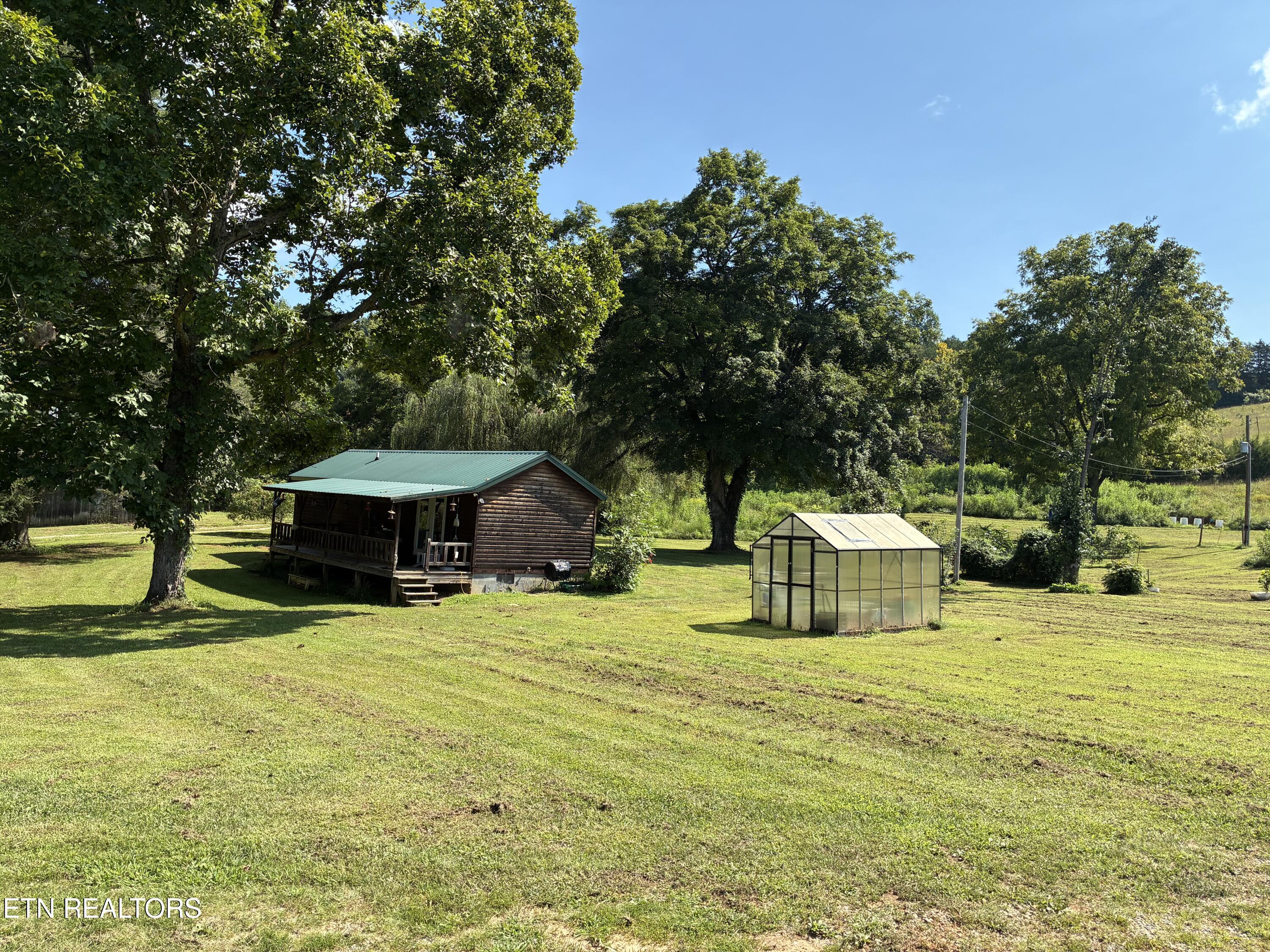 1160 Oak Grove Road Harrogate TN 37752