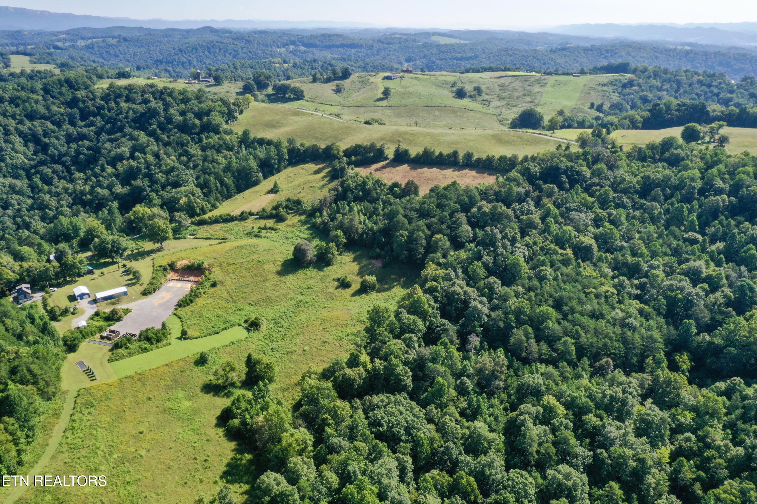 1160 Oak Grove Road Harrogate TN 37752