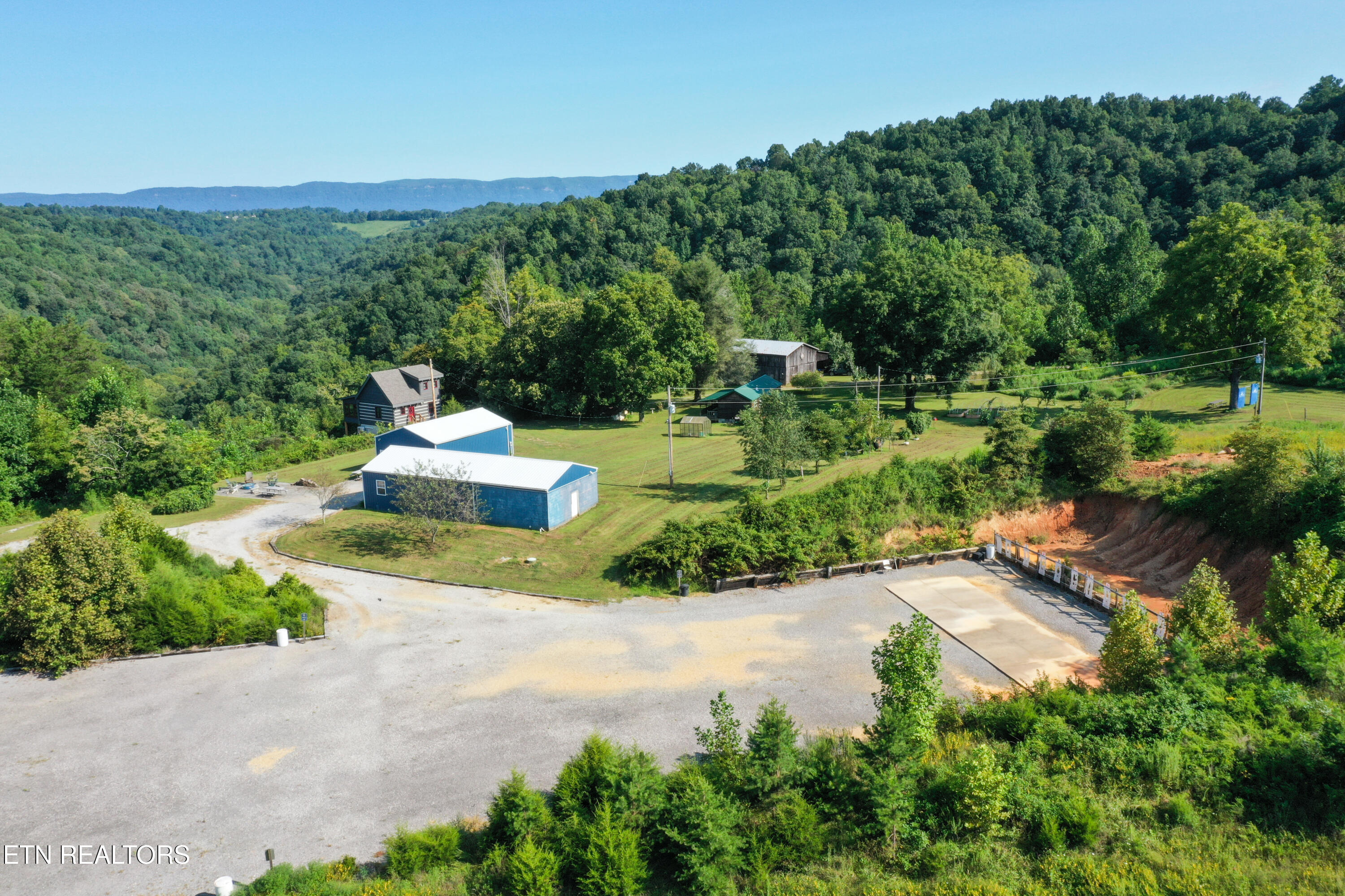 1160 Oak Grove Road Harrogate TN 37752