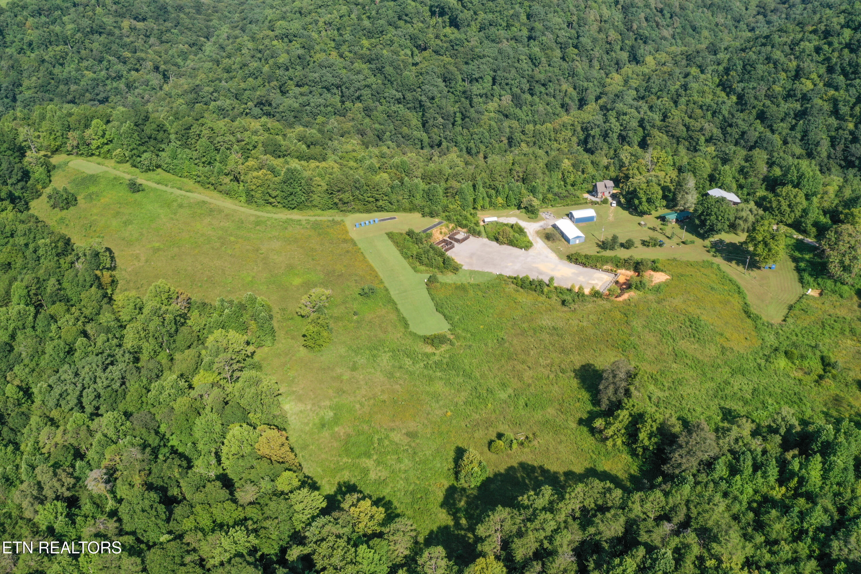 1160 Oak Grove Road Harrogate TN 37752