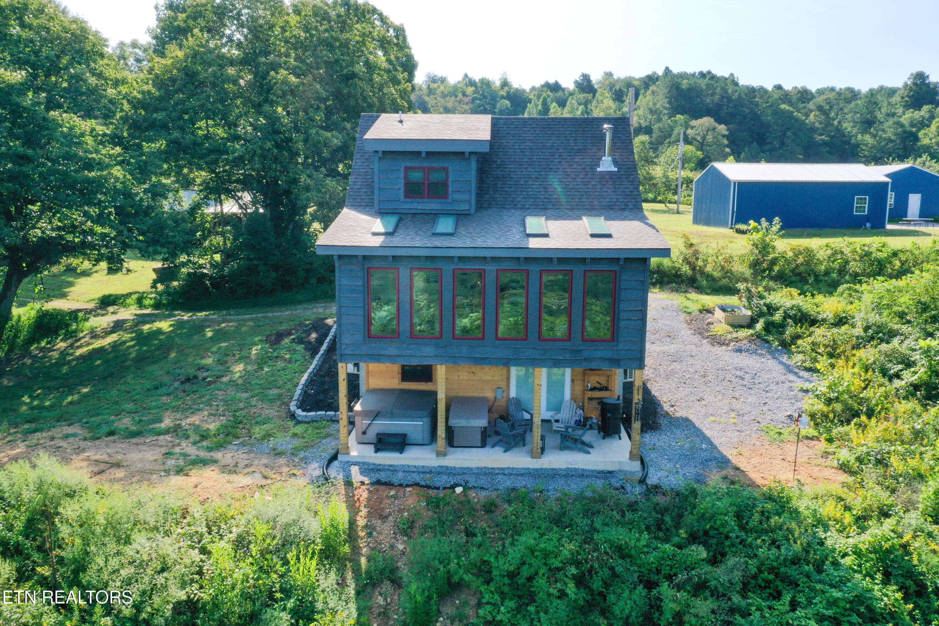 1160 Oak Grove Road Harrogate TN 37752