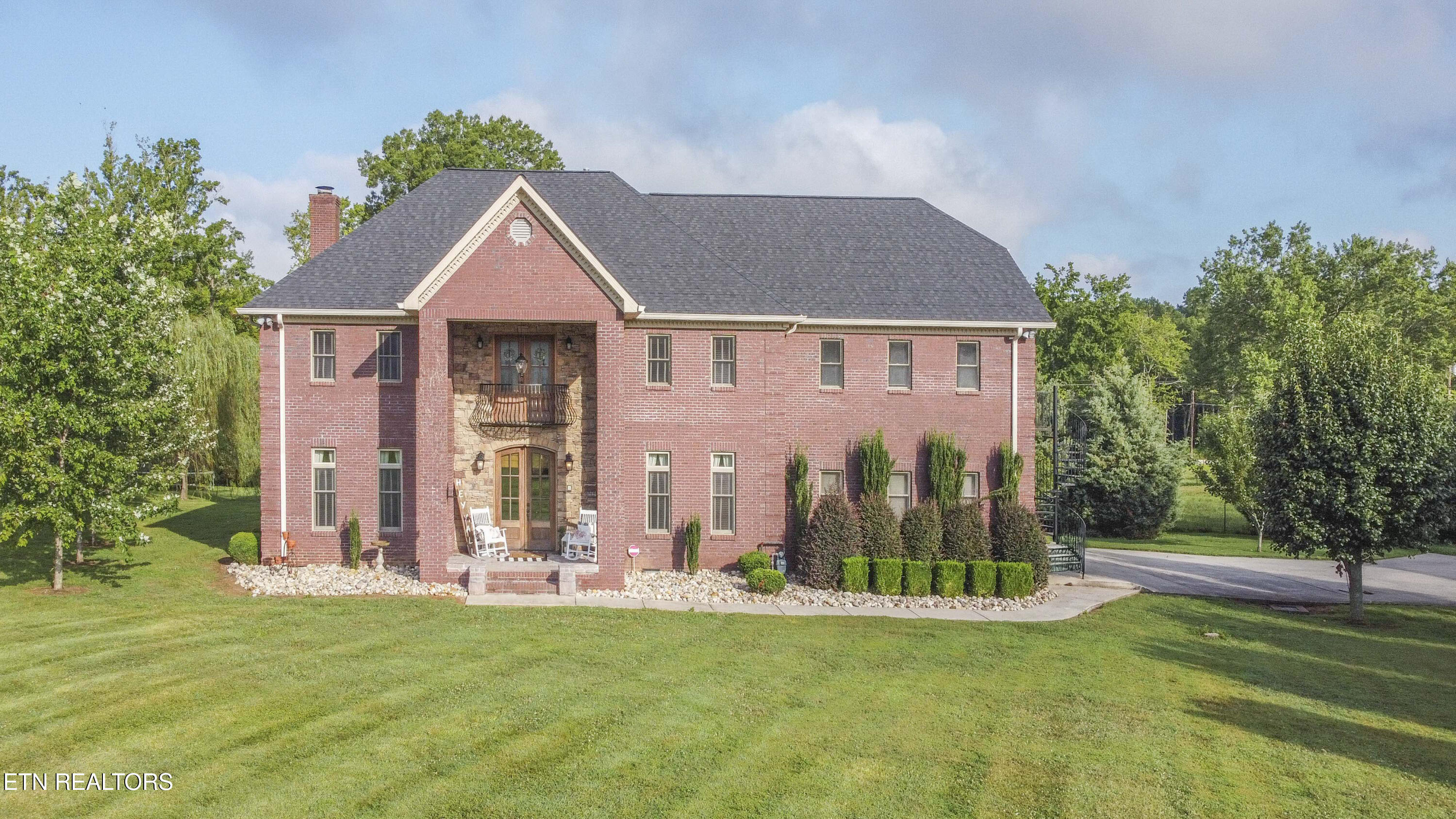 276 Pond View Drive Kingston TN 37763