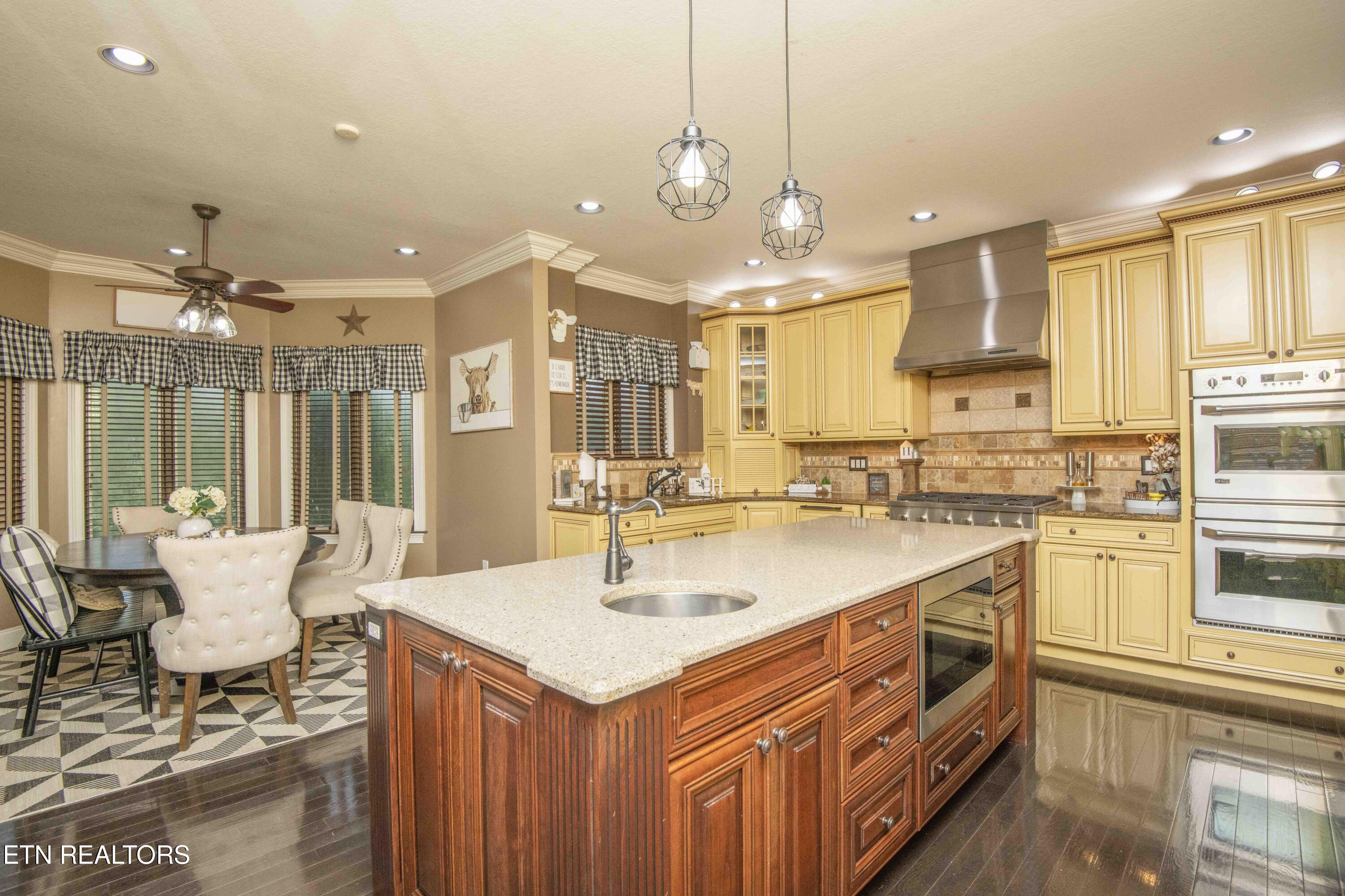 276 Pond View Drive Kingston TN 37763