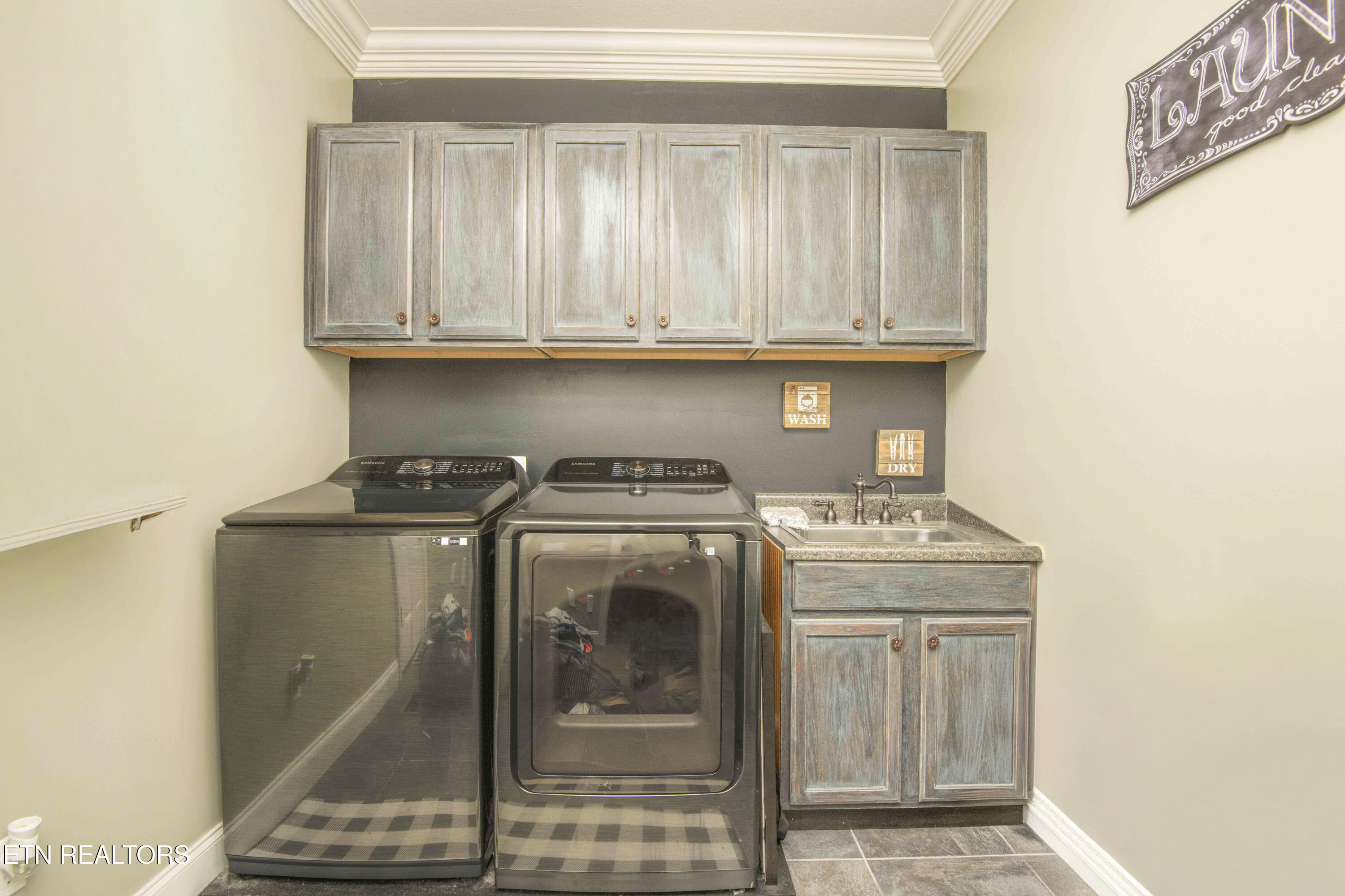 276 Pond View Drive Kingston TN 37763