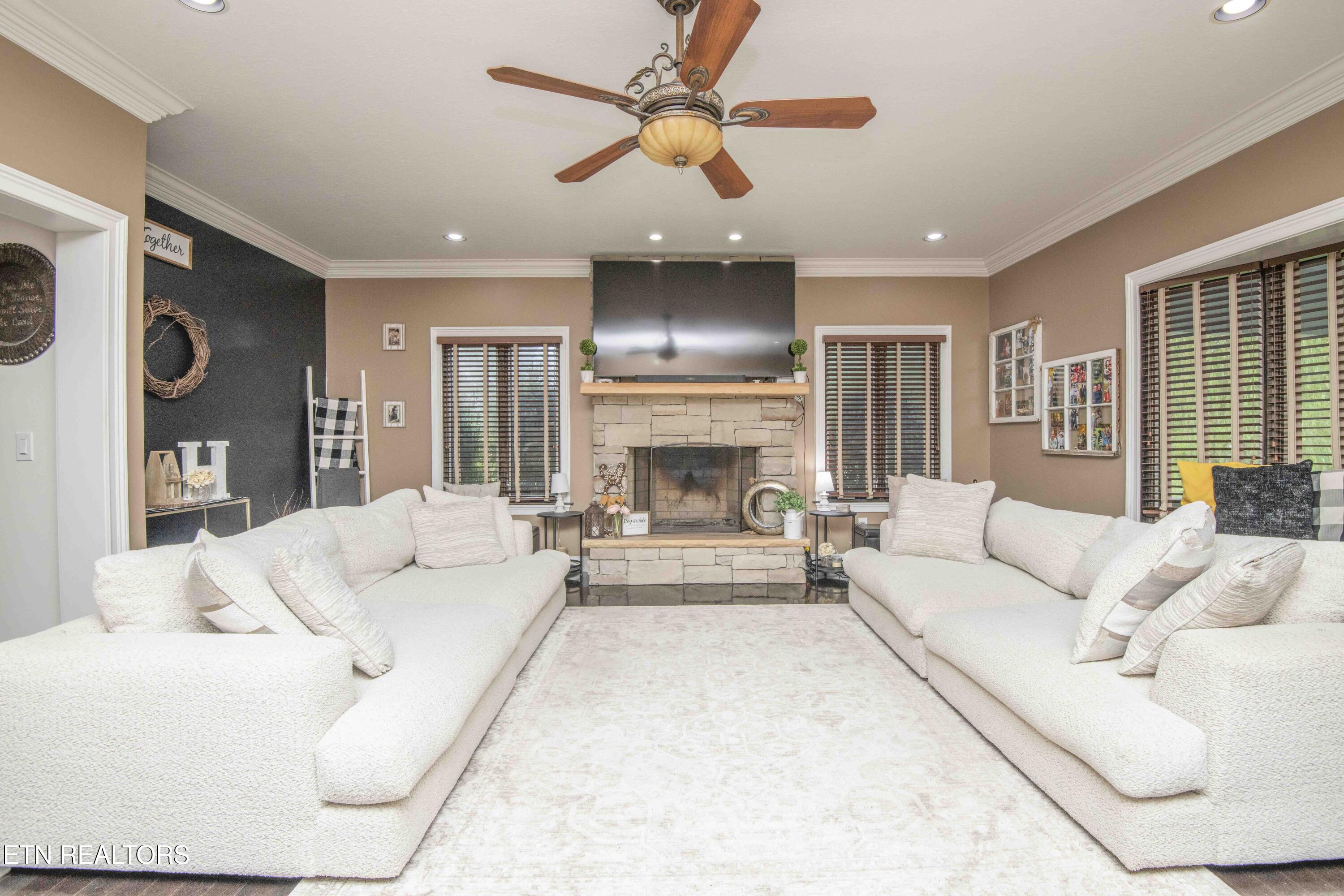 276 Pond View Drive Kingston TN 37763