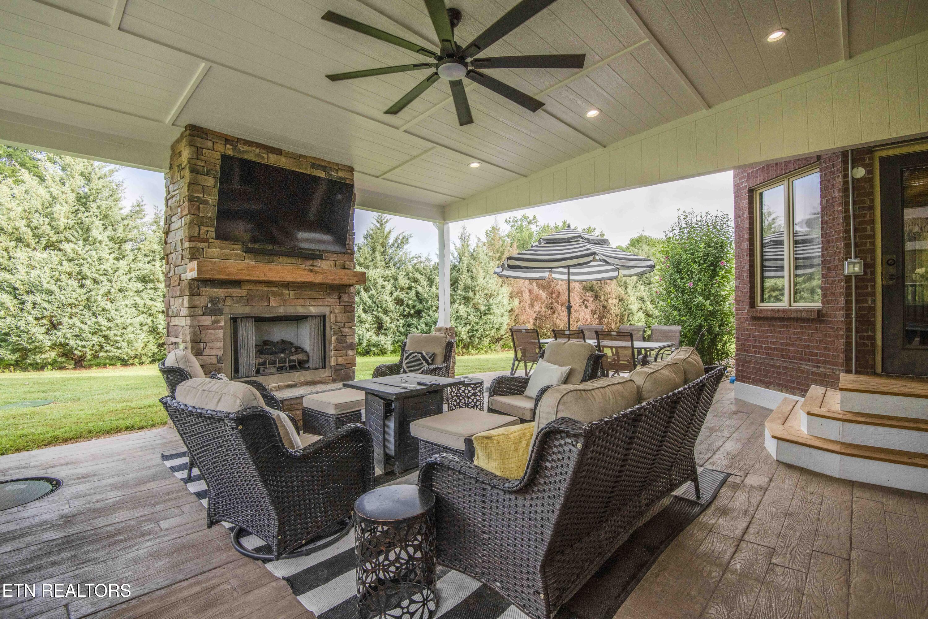 276 Pond View Drive Kingston TN 37763