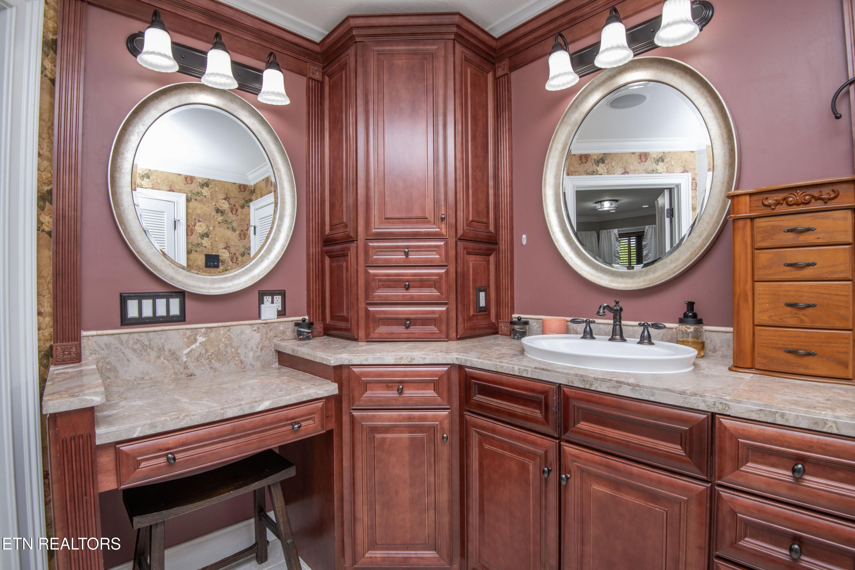276 Pond View Drive Kingston TN 37763