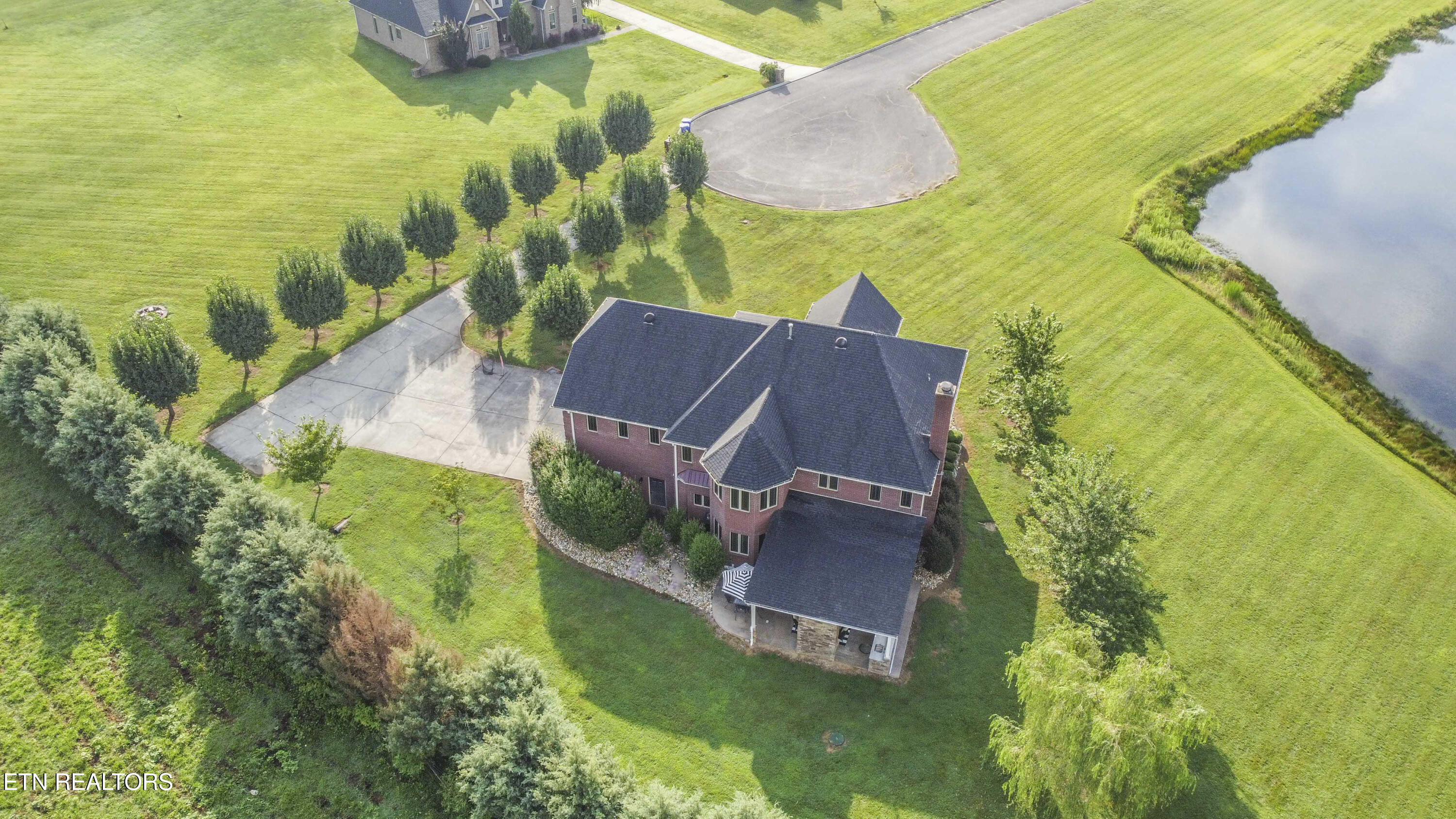 276 Pond View Drive Kingston TN 37763