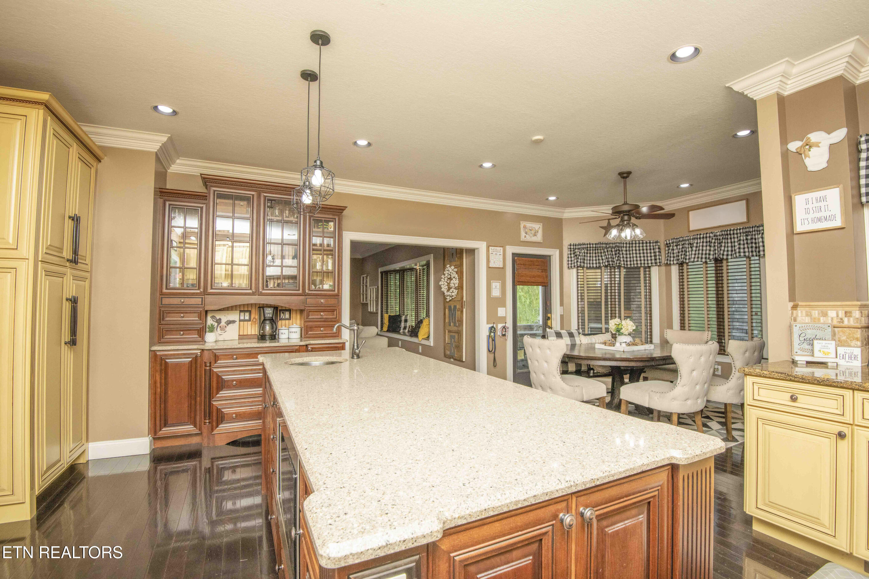 276 Pond View Drive Kingston TN 37763