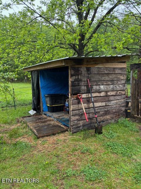 42 Dripping Springs Court Monterey TN 38574