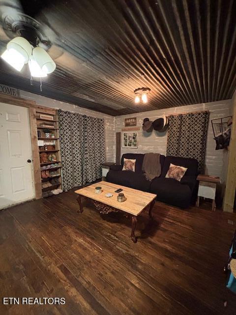 42 Dripping Springs Court Monterey TN 38574