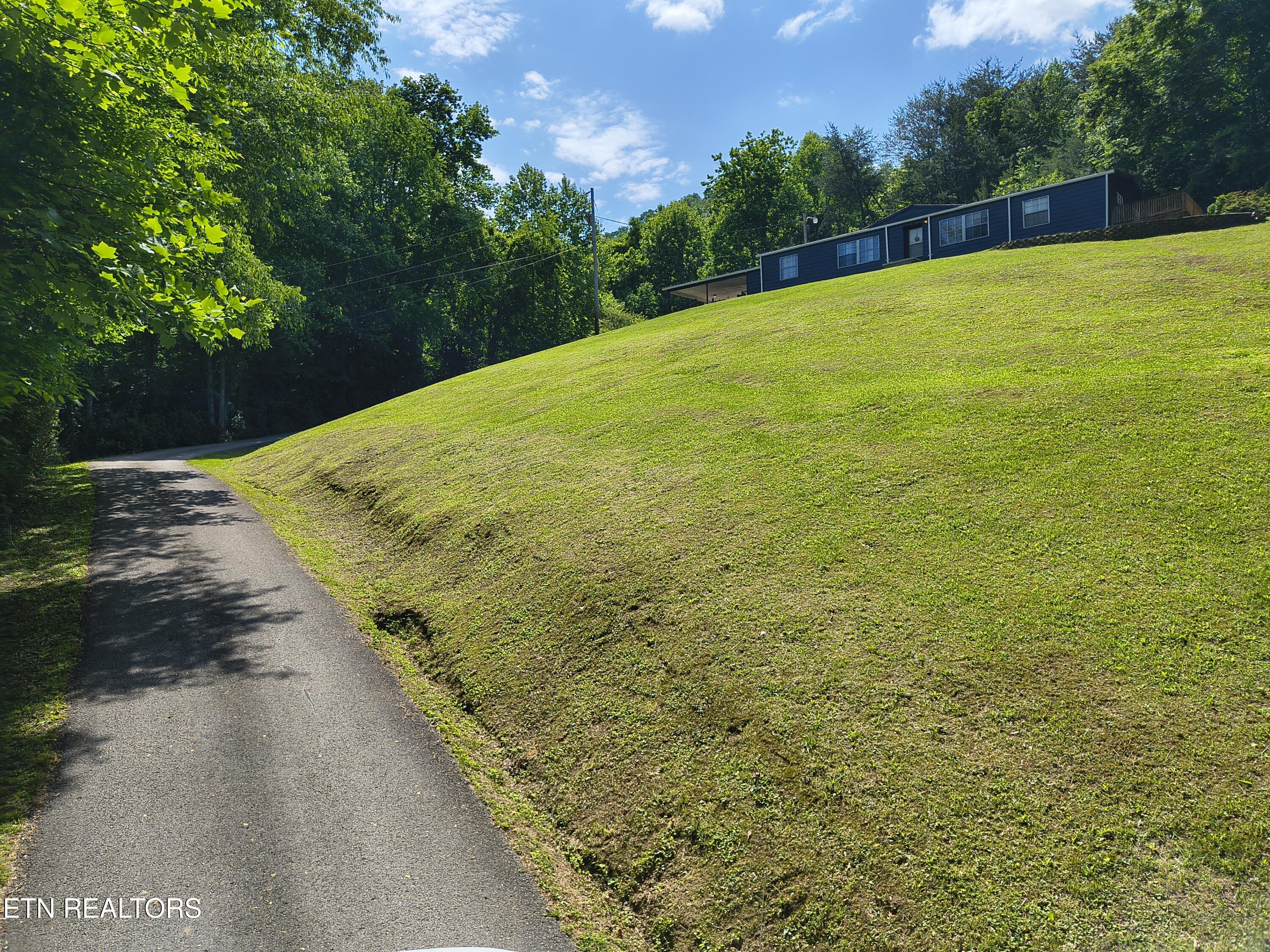 3552 Straight Fork Road Pioneer TN 37847