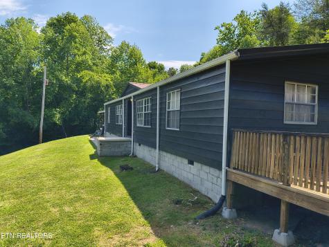 3552 Straight Fork Road Pioneer TN 37847