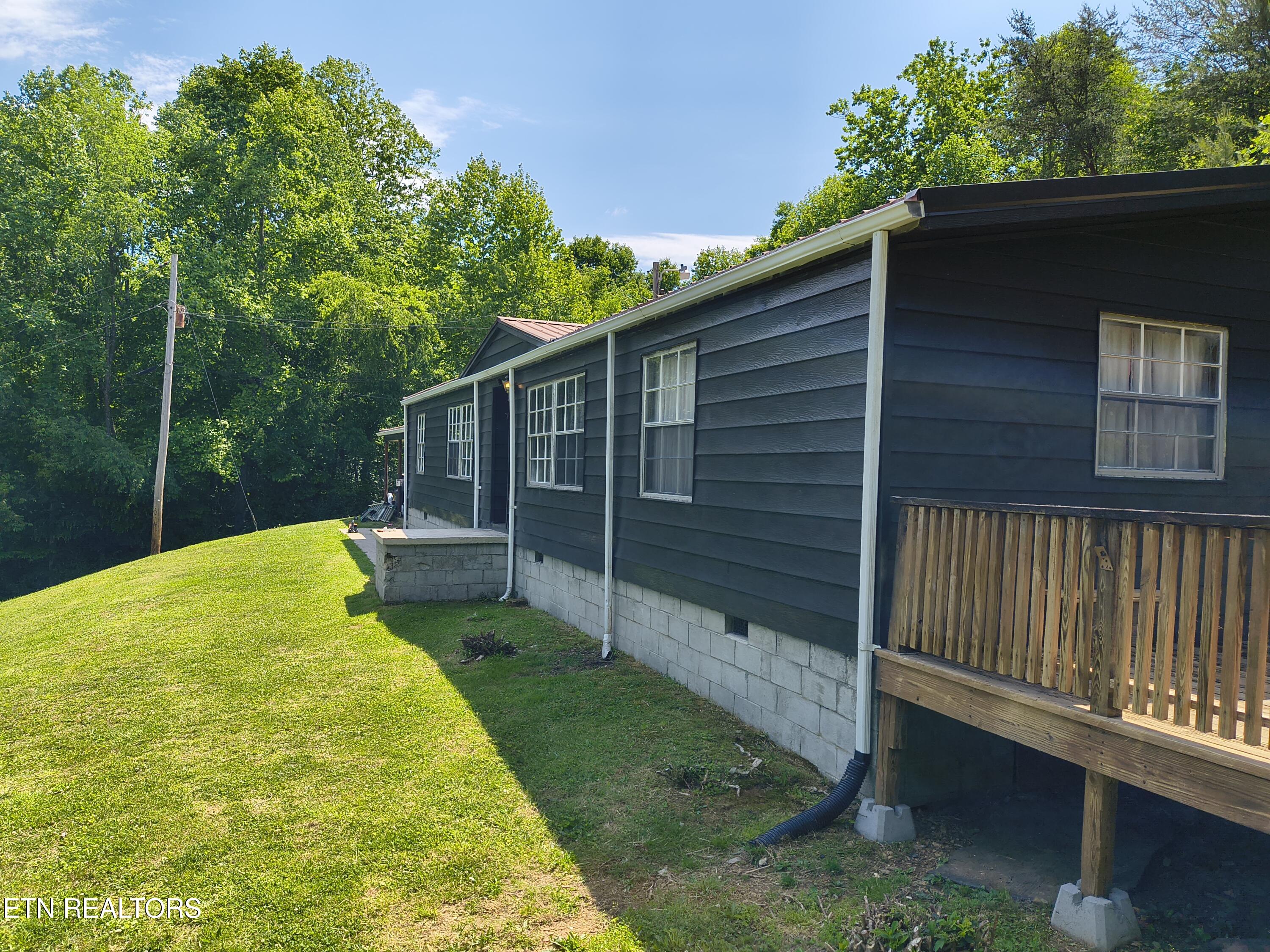 3552 Straight Fork Road Pioneer TN 37847