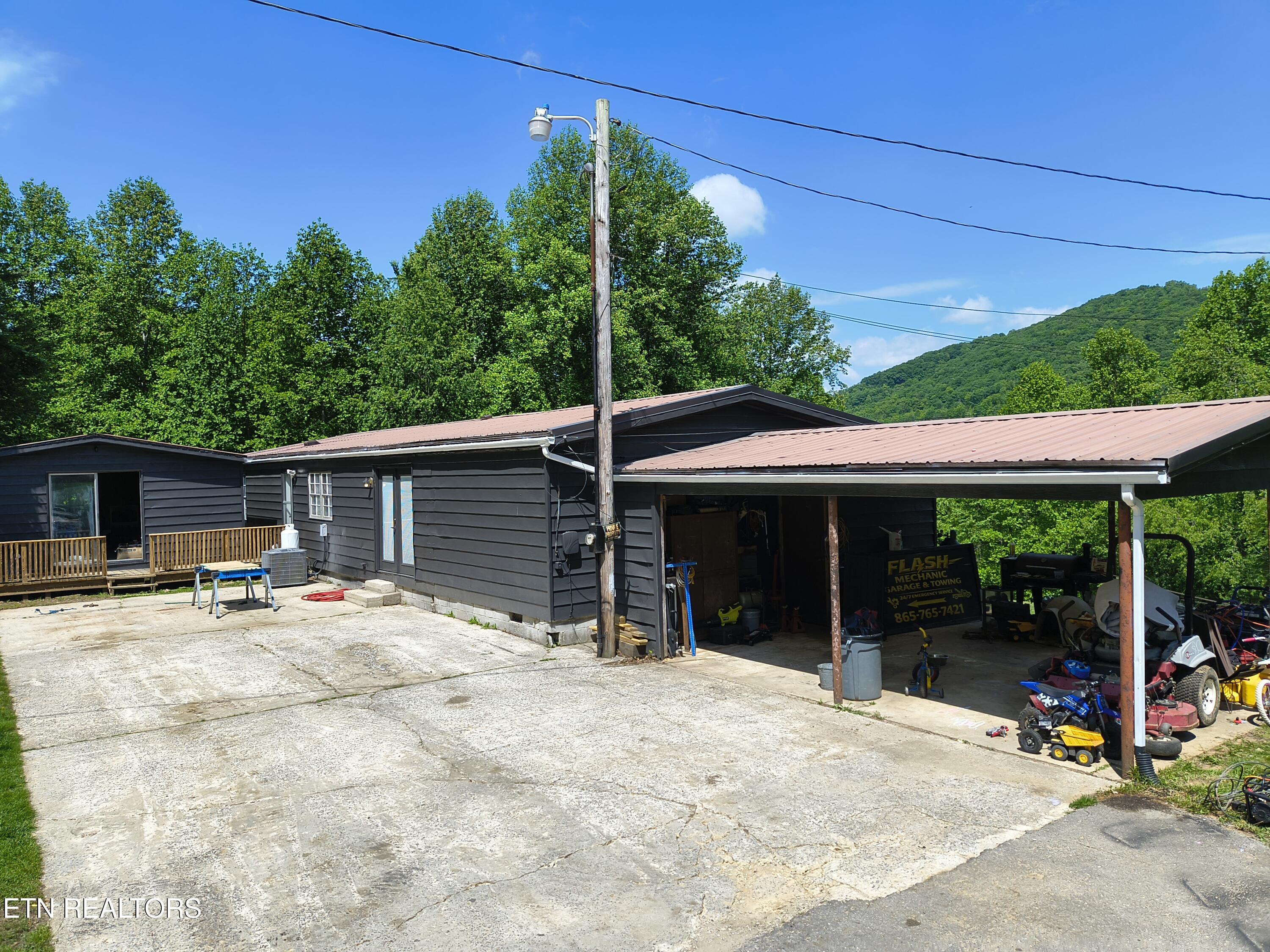 3552 Straight Fork Road Pioneer TN 37847