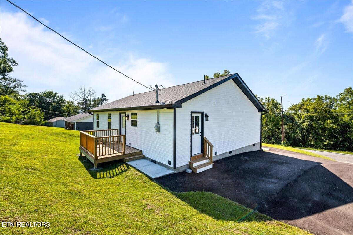 1822 Loop Road Lafollette TN 37766
