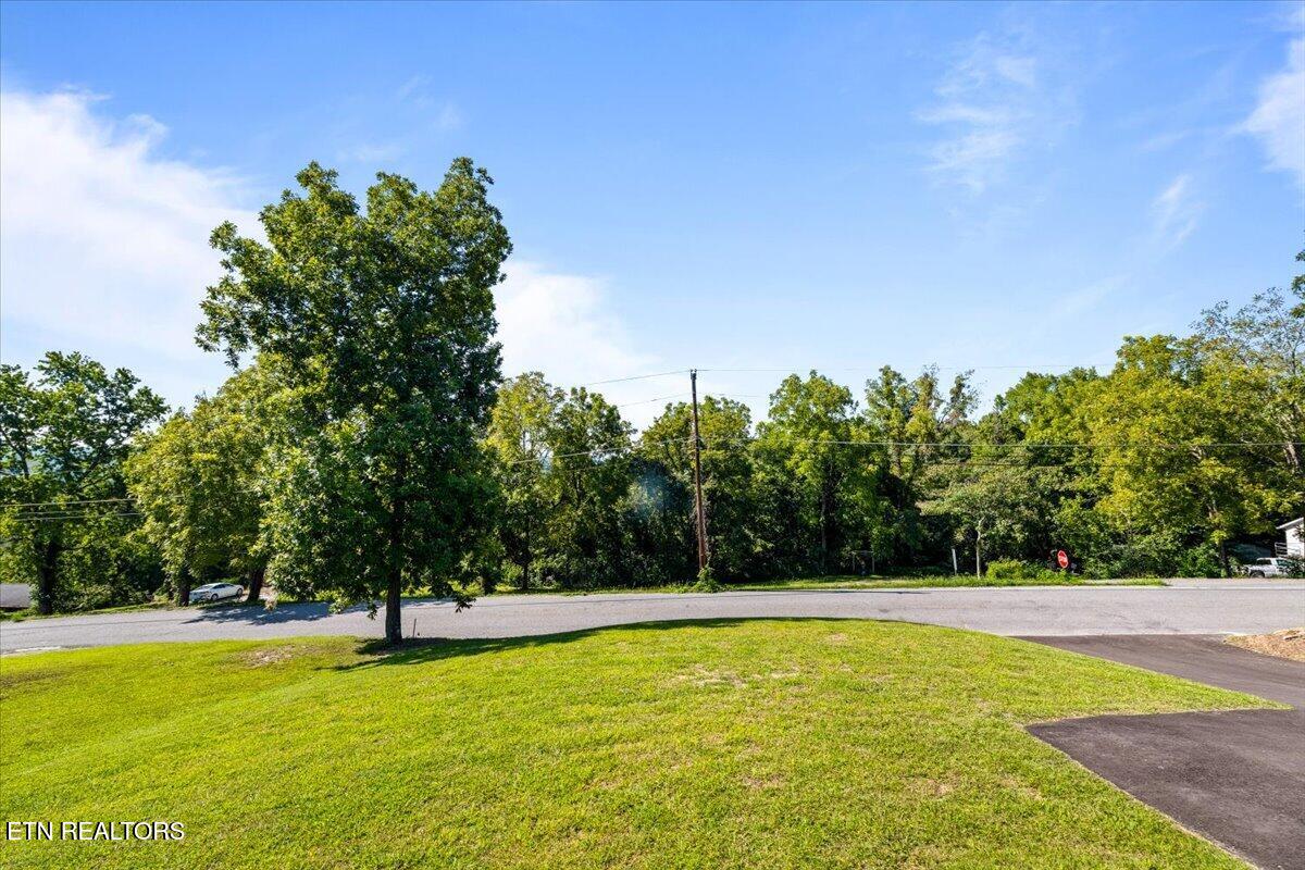1822 Loop Road Lafollette TN 37766
