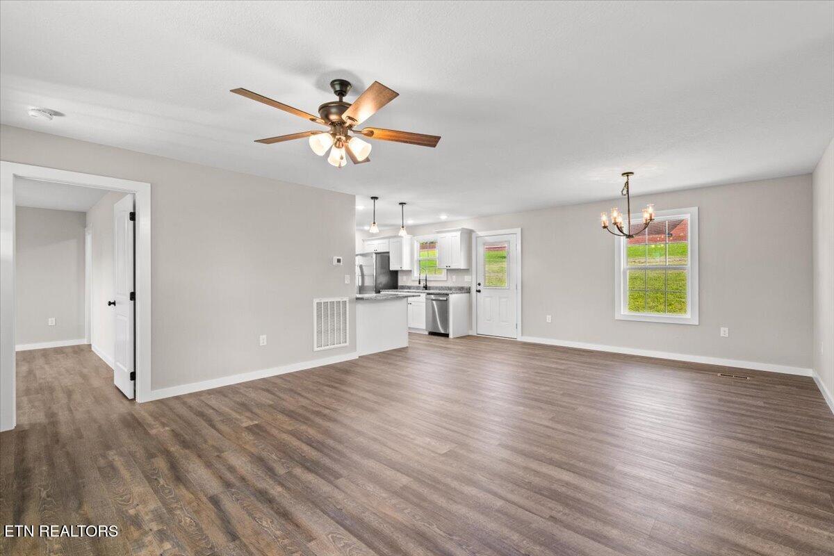 1822 Loop Road Lafollette TN 37766