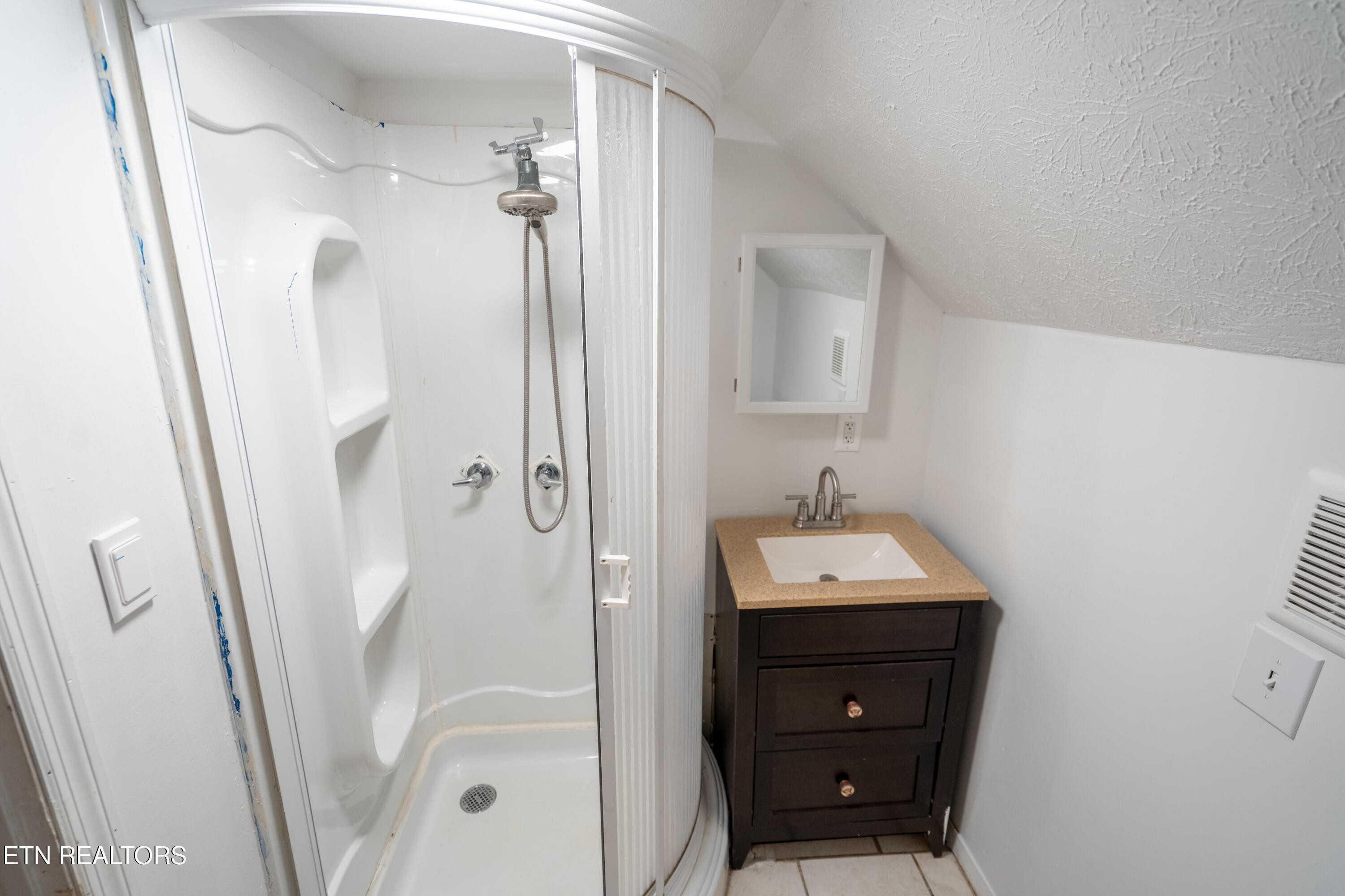 191 Hudson Lane Clinton TN 37716