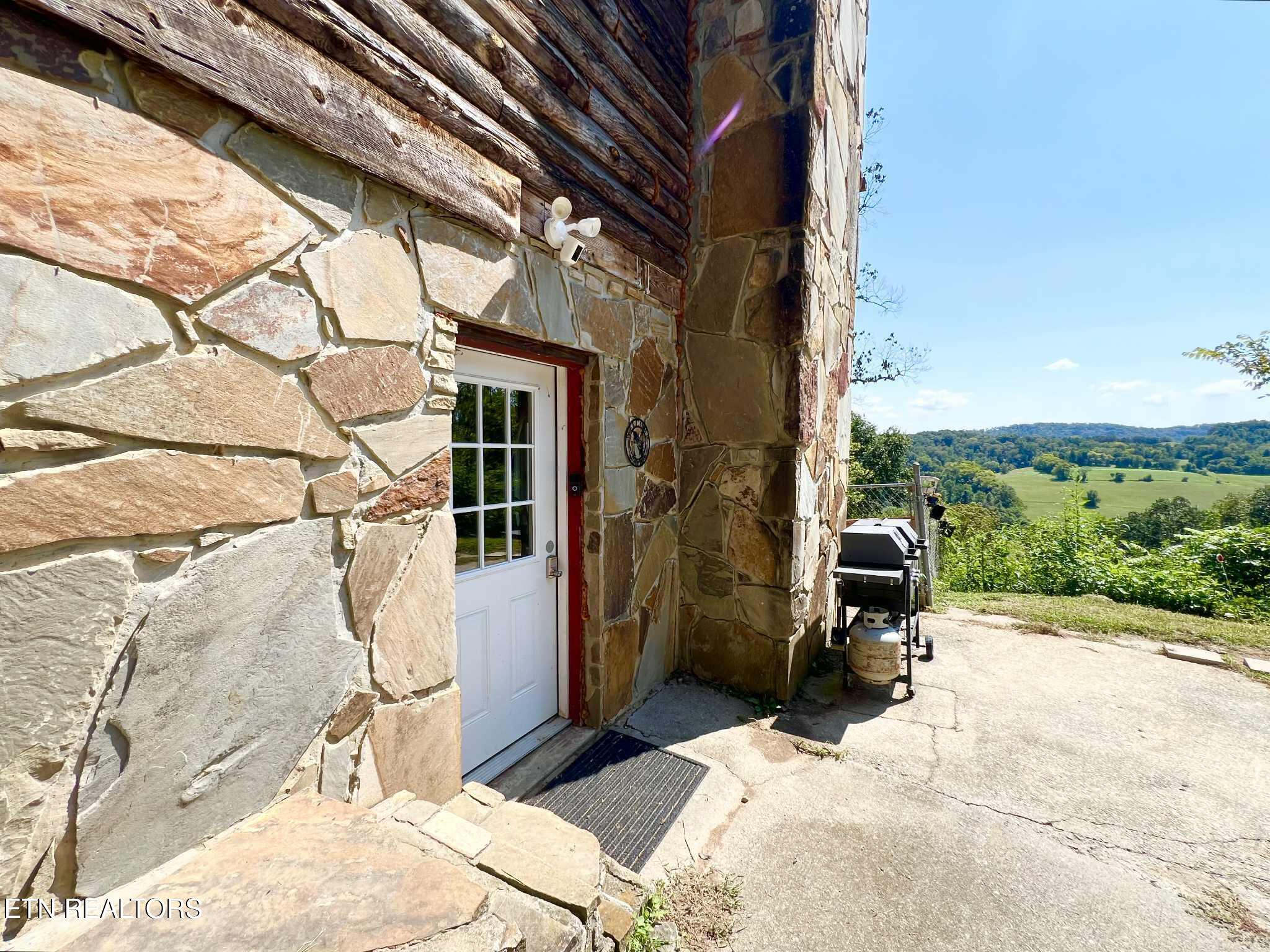 191 Hudson Lane Clinton TN 37716