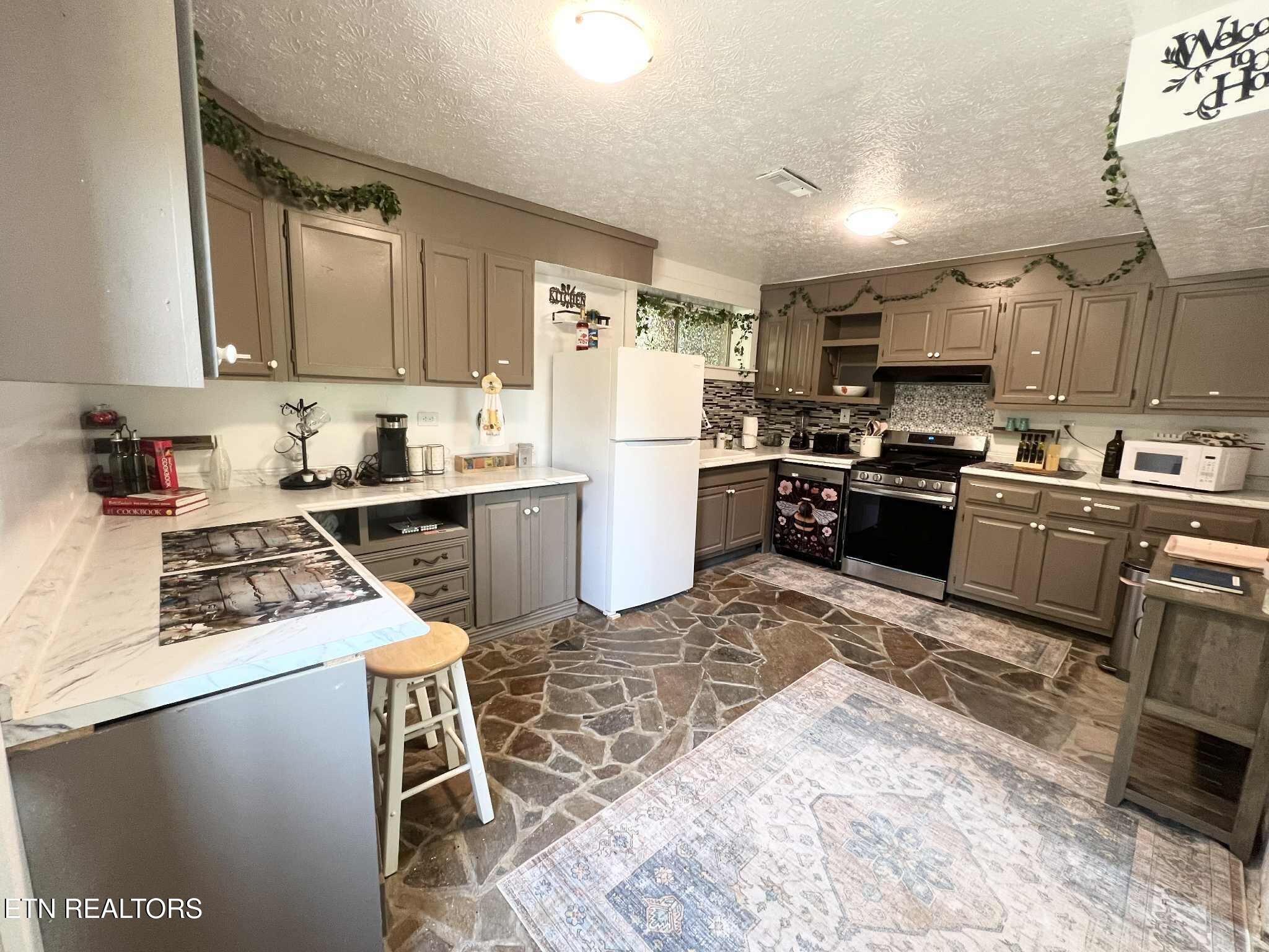 191 Hudson Lane Clinton TN 37716