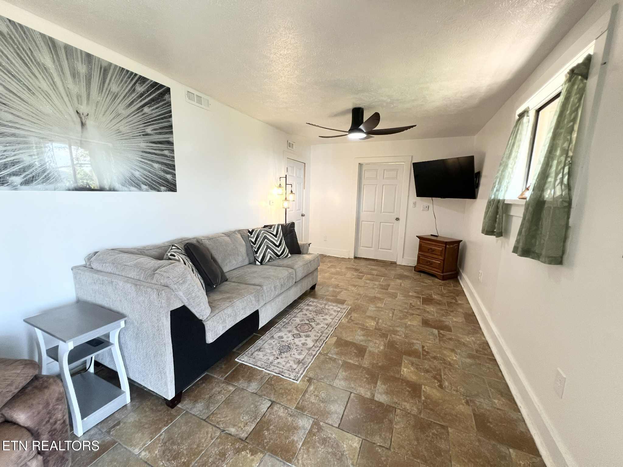 191 Hudson Lane Clinton TN 37716