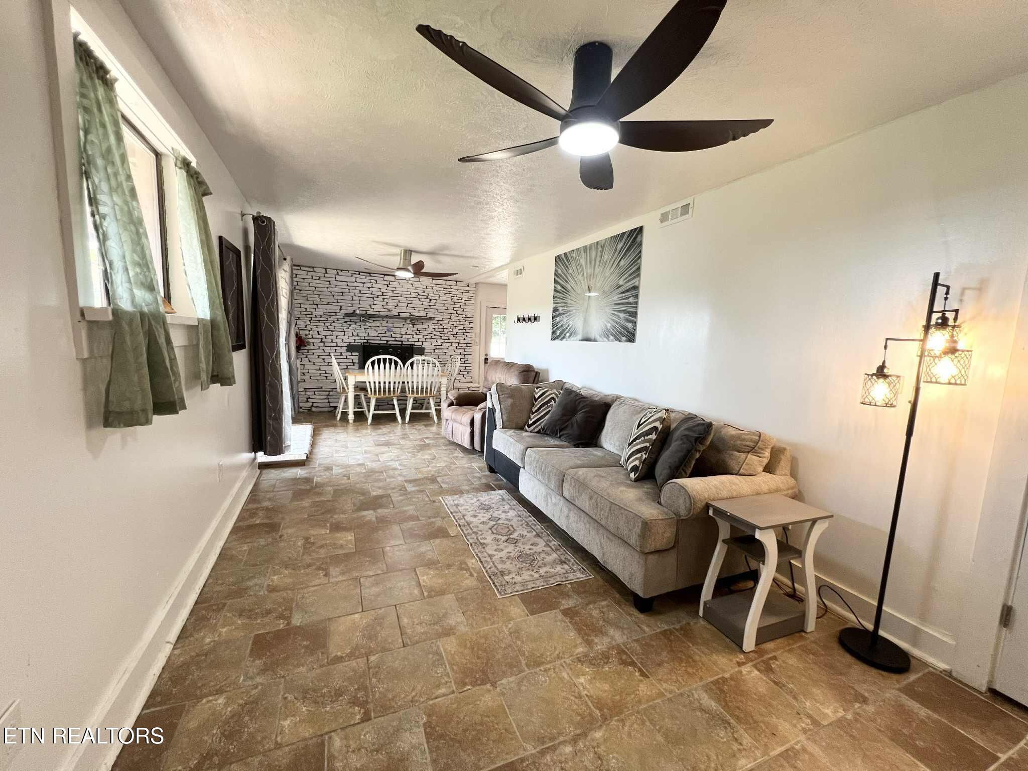 191 Hudson Lane Clinton TN 37716