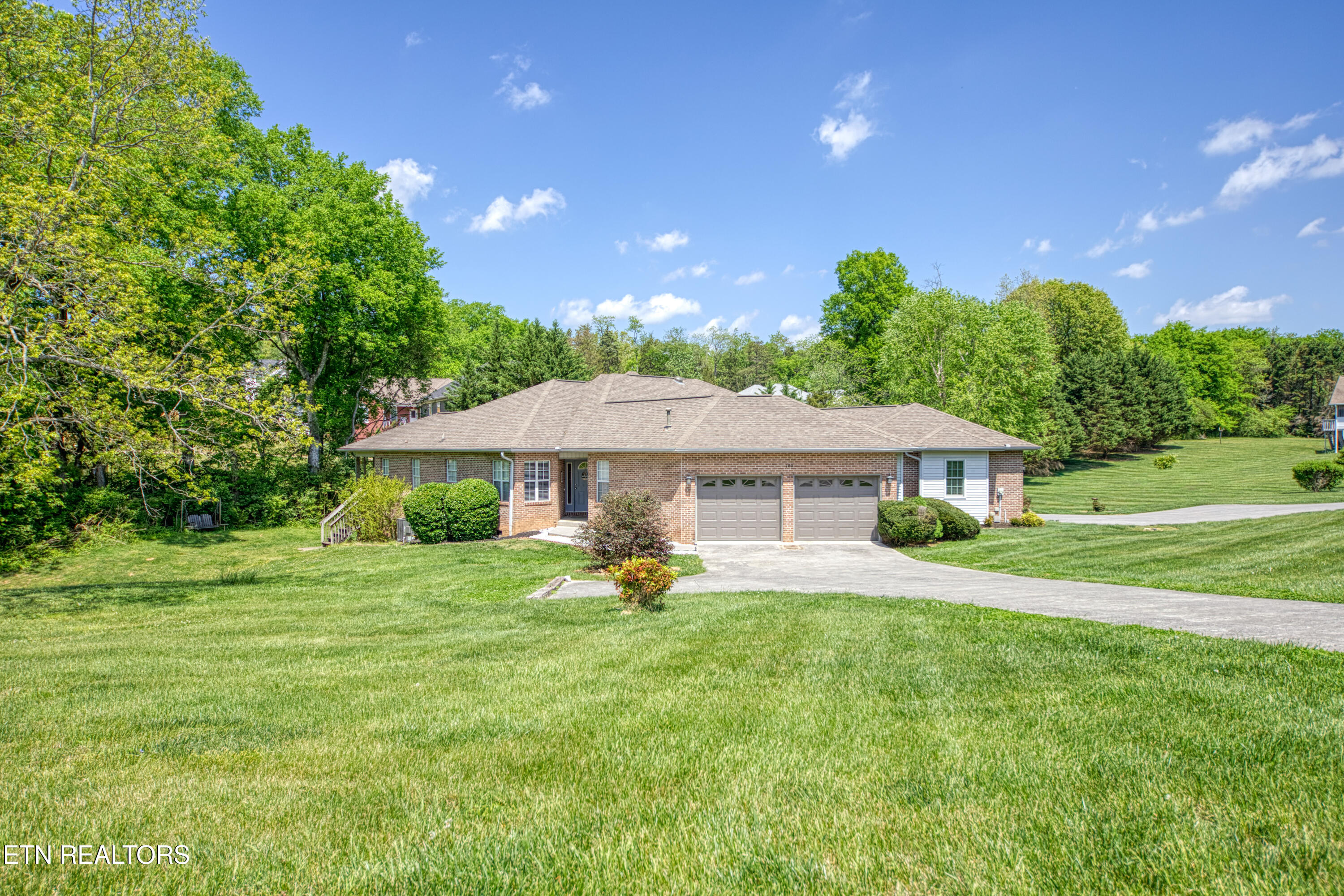 180 Hidden Oaks Lane Lenoir City TN 37772