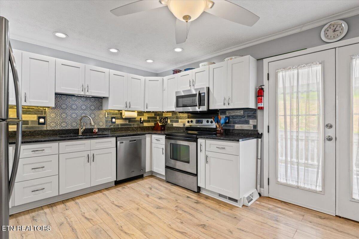 112 Country Hill Lane Lafollette TN 37766