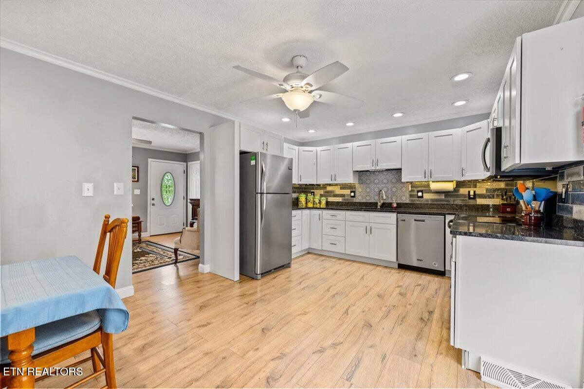 112 Country Hill Lane Lafollette TN 37766
