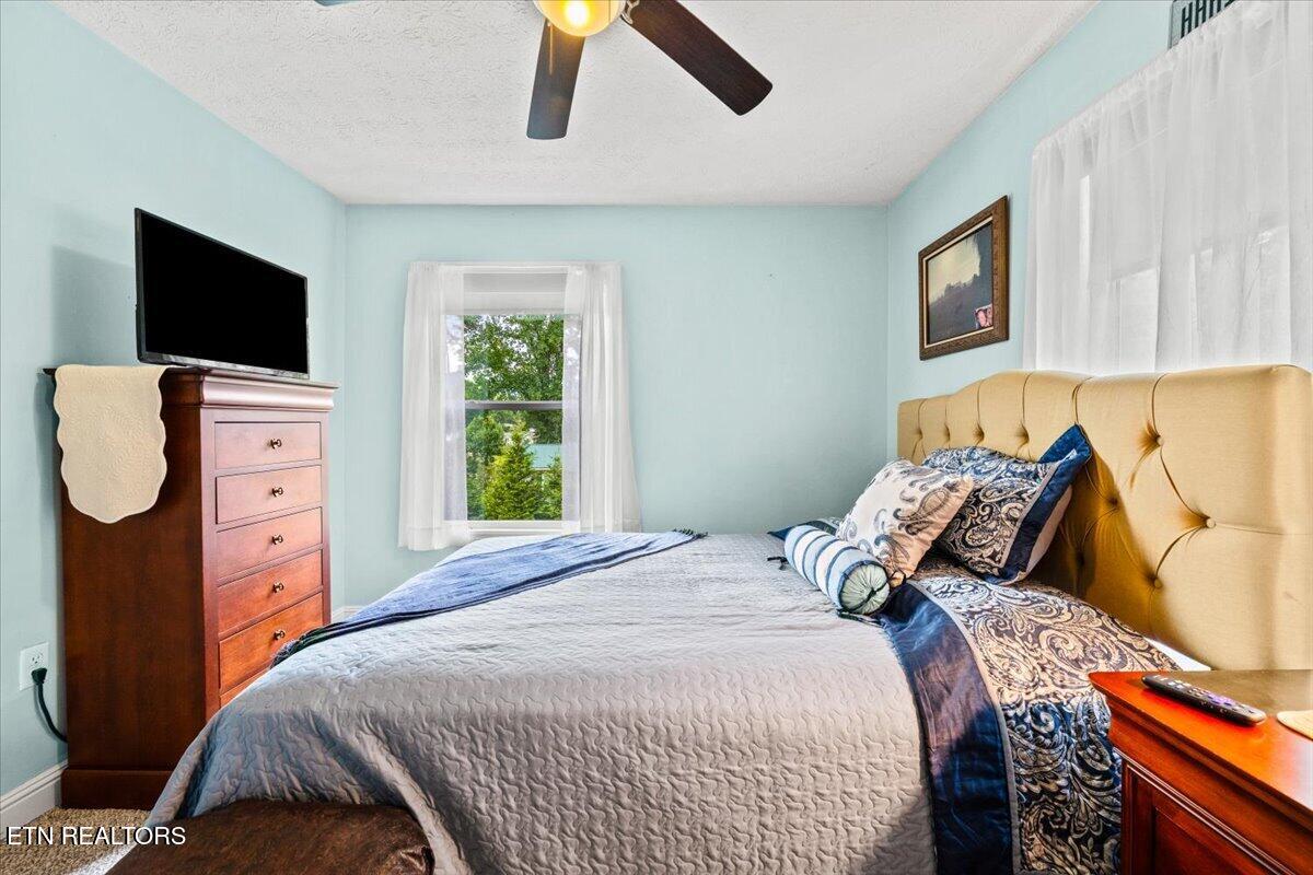 112 Country Hill Lane Lafollette TN 37766