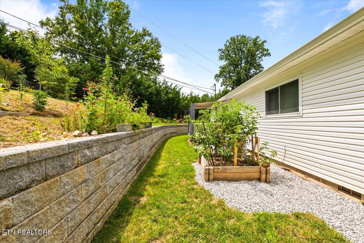 112 Country Hill Lane Lafollette TN 37766