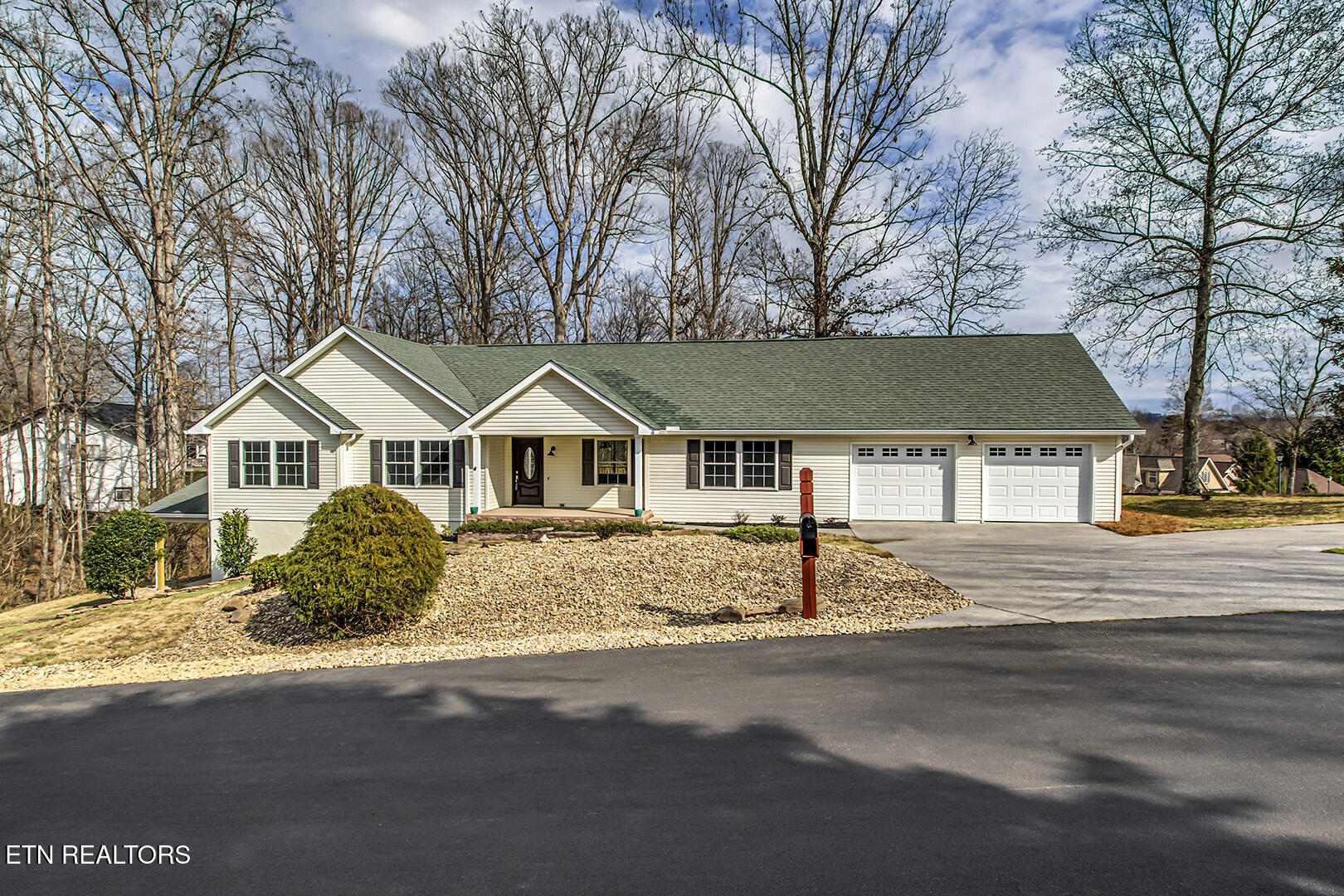 301 Uhdali Place Loudon TN 37774