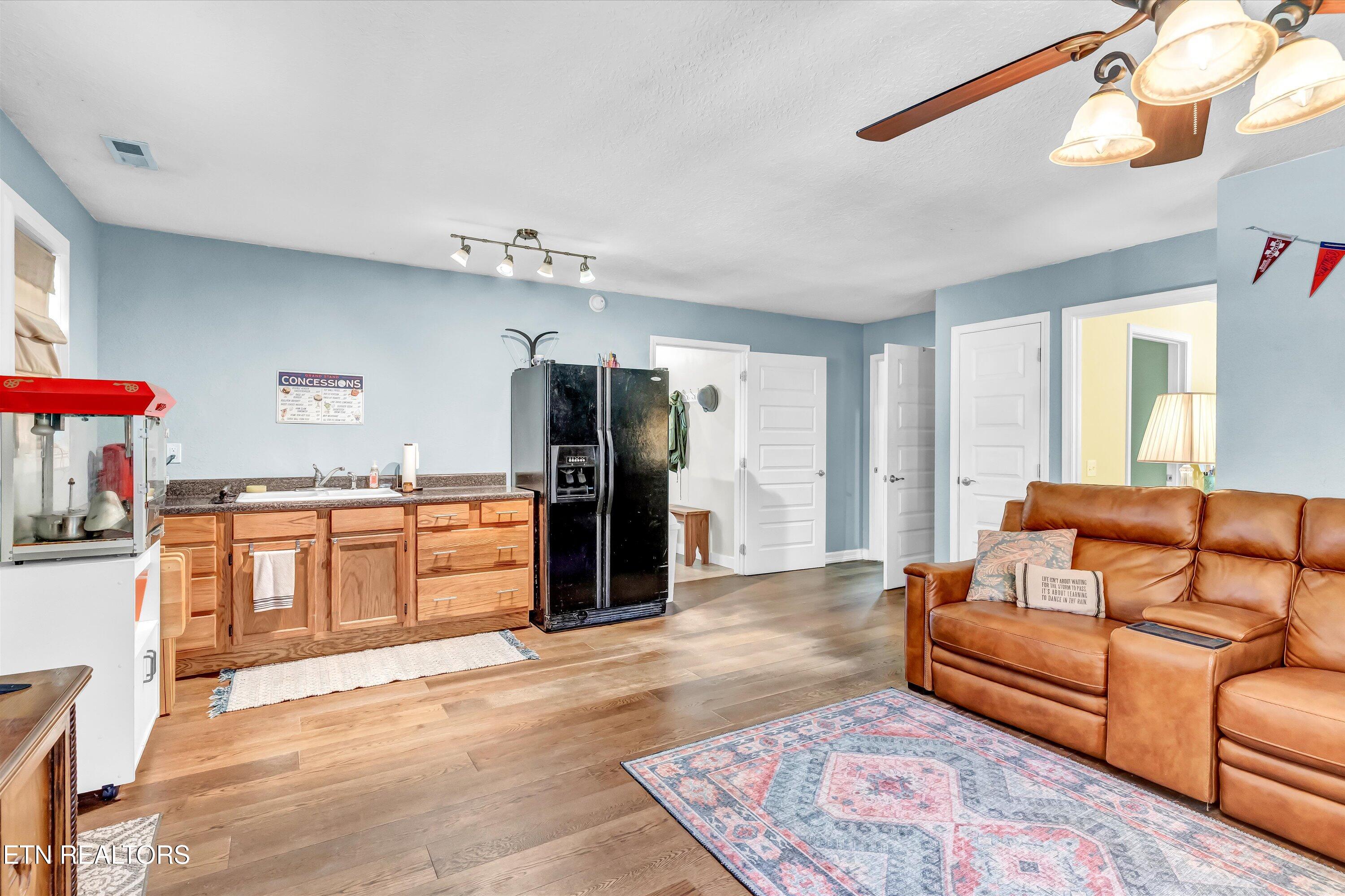 176 Old Collins Road Deer Lodge TN 37726