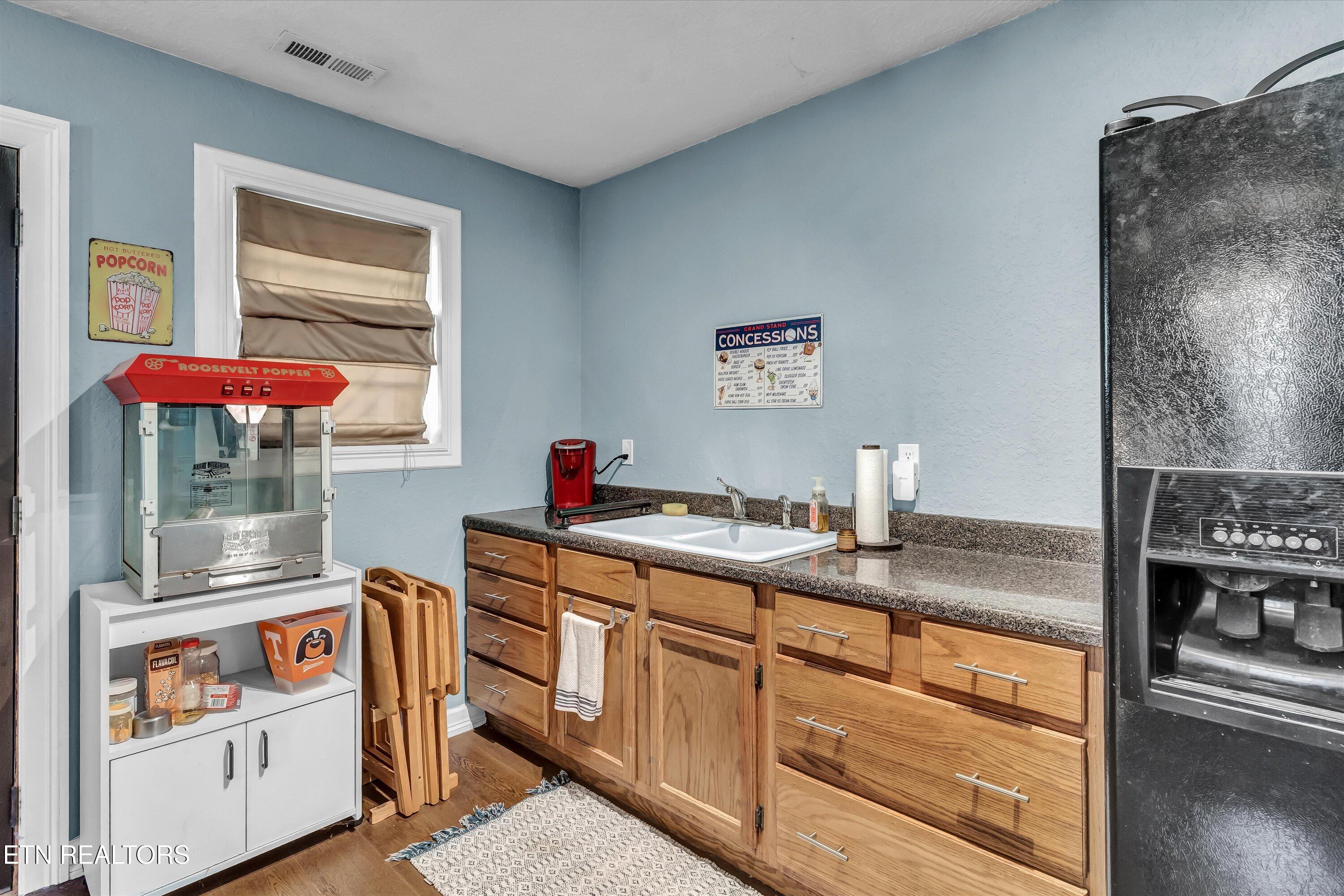 176 Old Collins Road Deer Lodge TN 37726