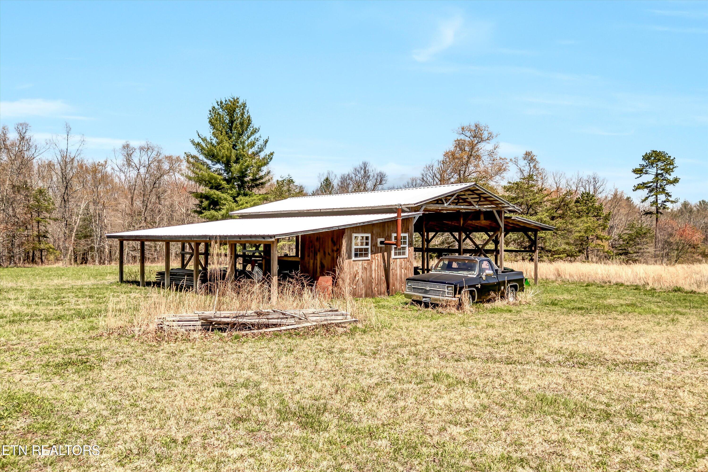176 Old Collins Road Deer Lodge TN 37726