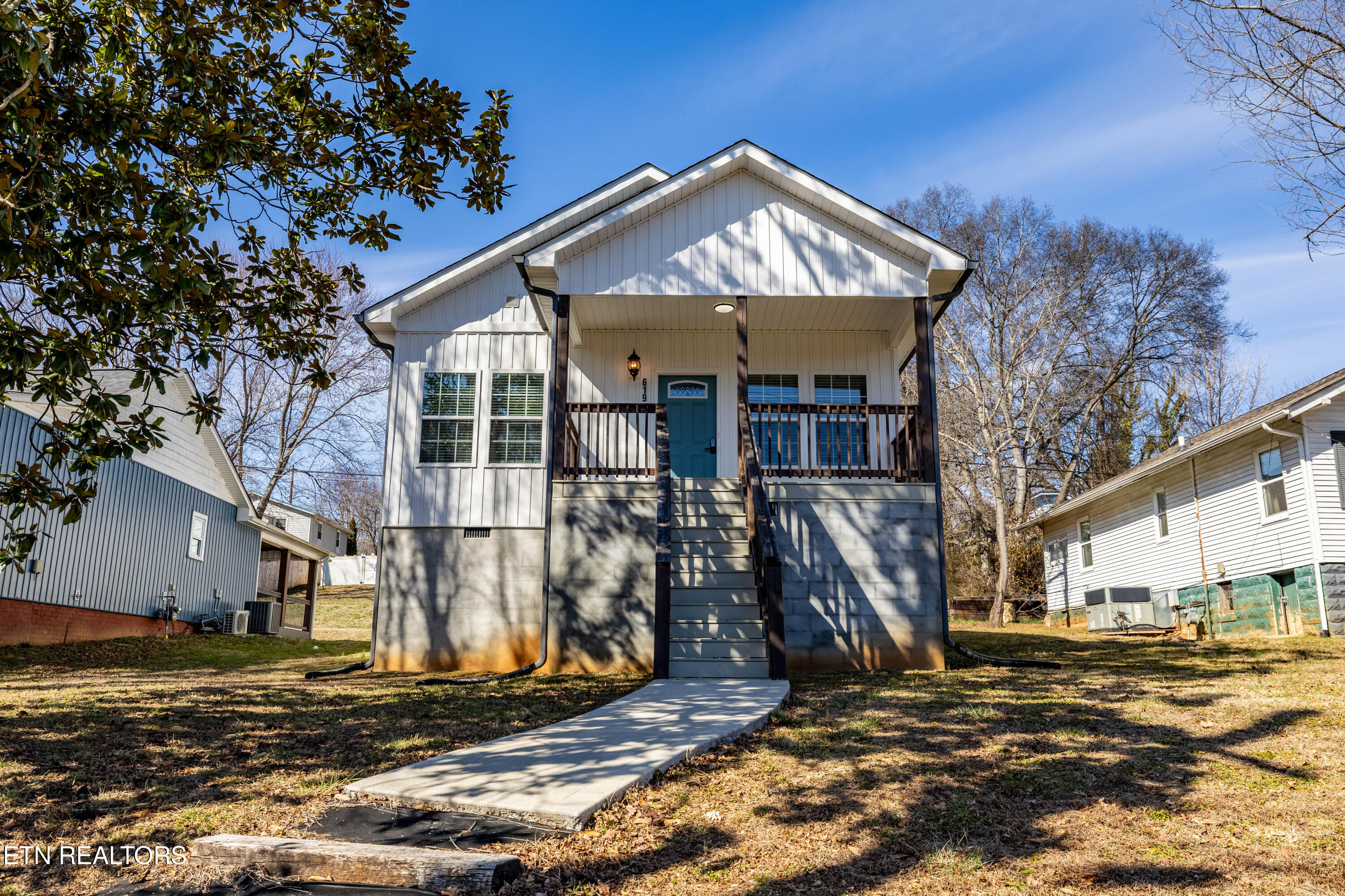 619 Midlake Drive Knoxville TN 37918