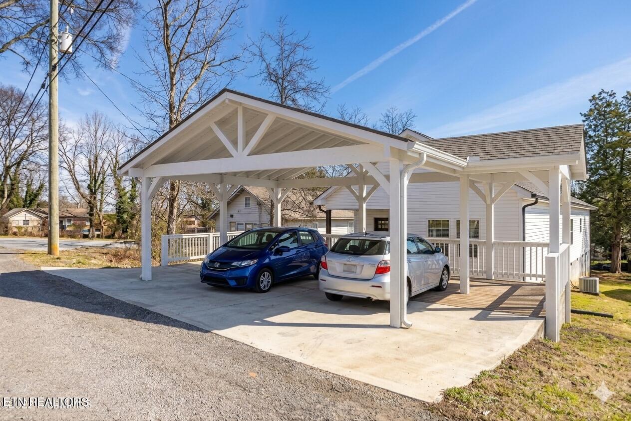 619 Midlake Drive Knoxville TN 37918